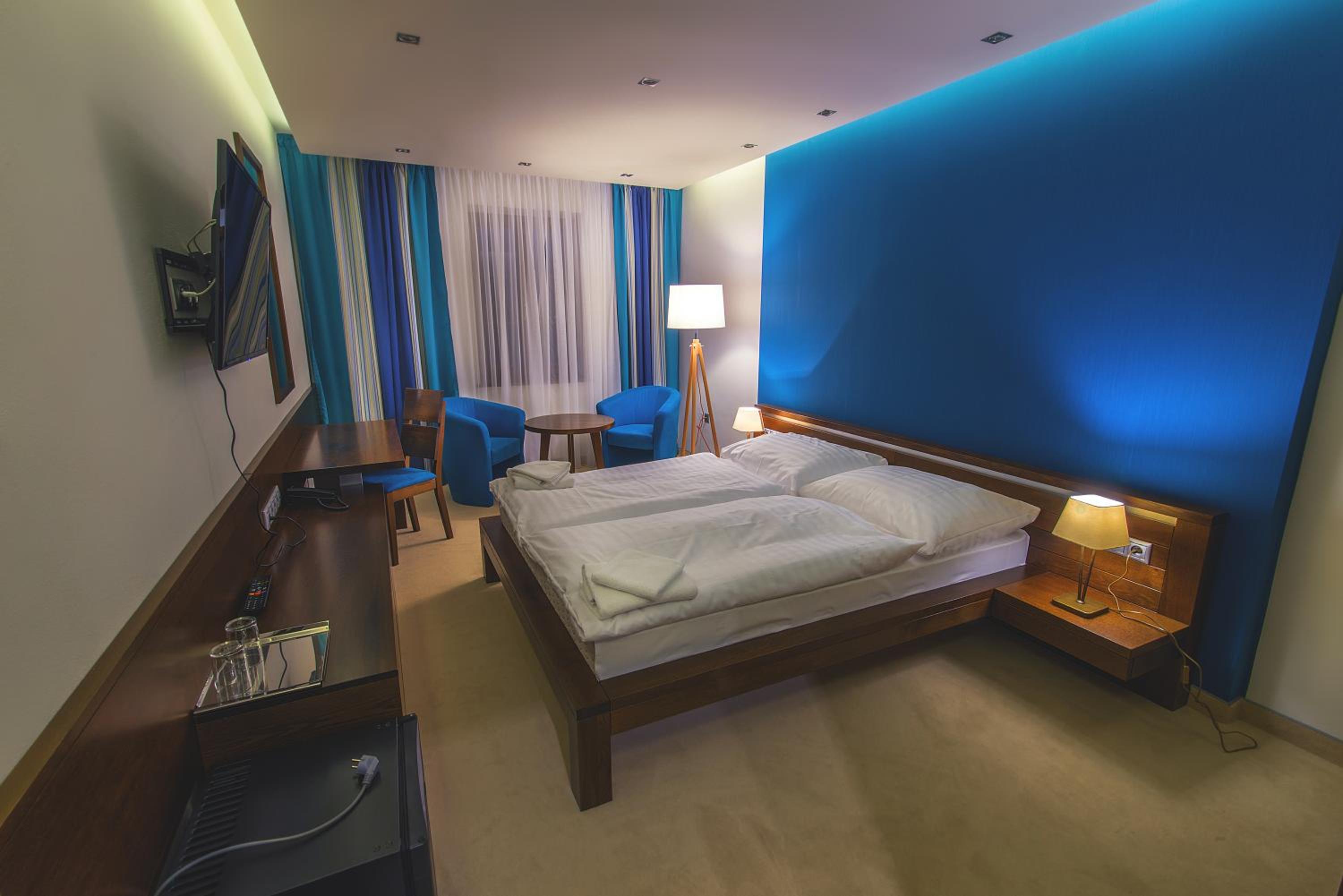 Double Room - Photo 18