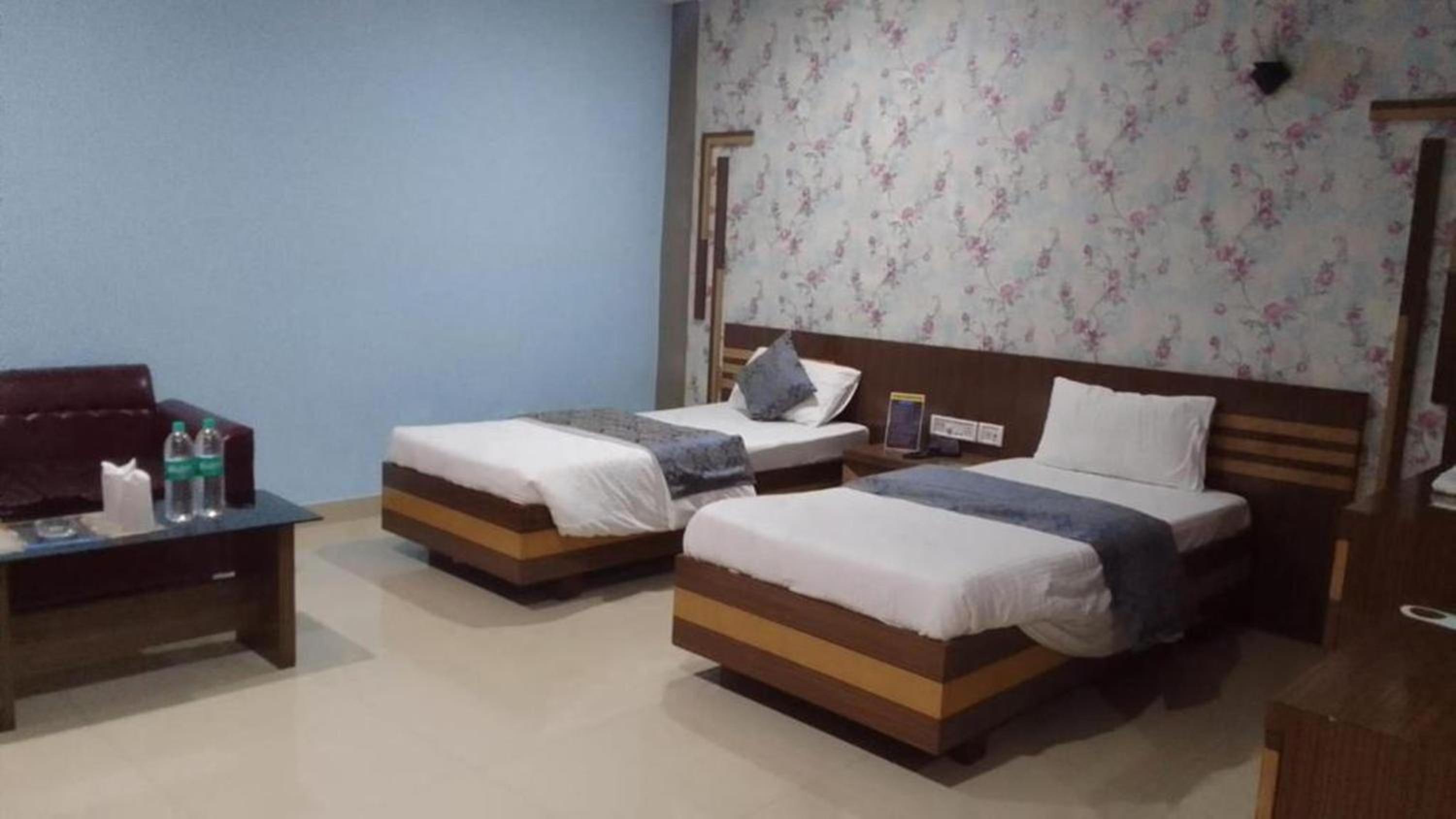 Superior Double or Twin Room with City View photo 1