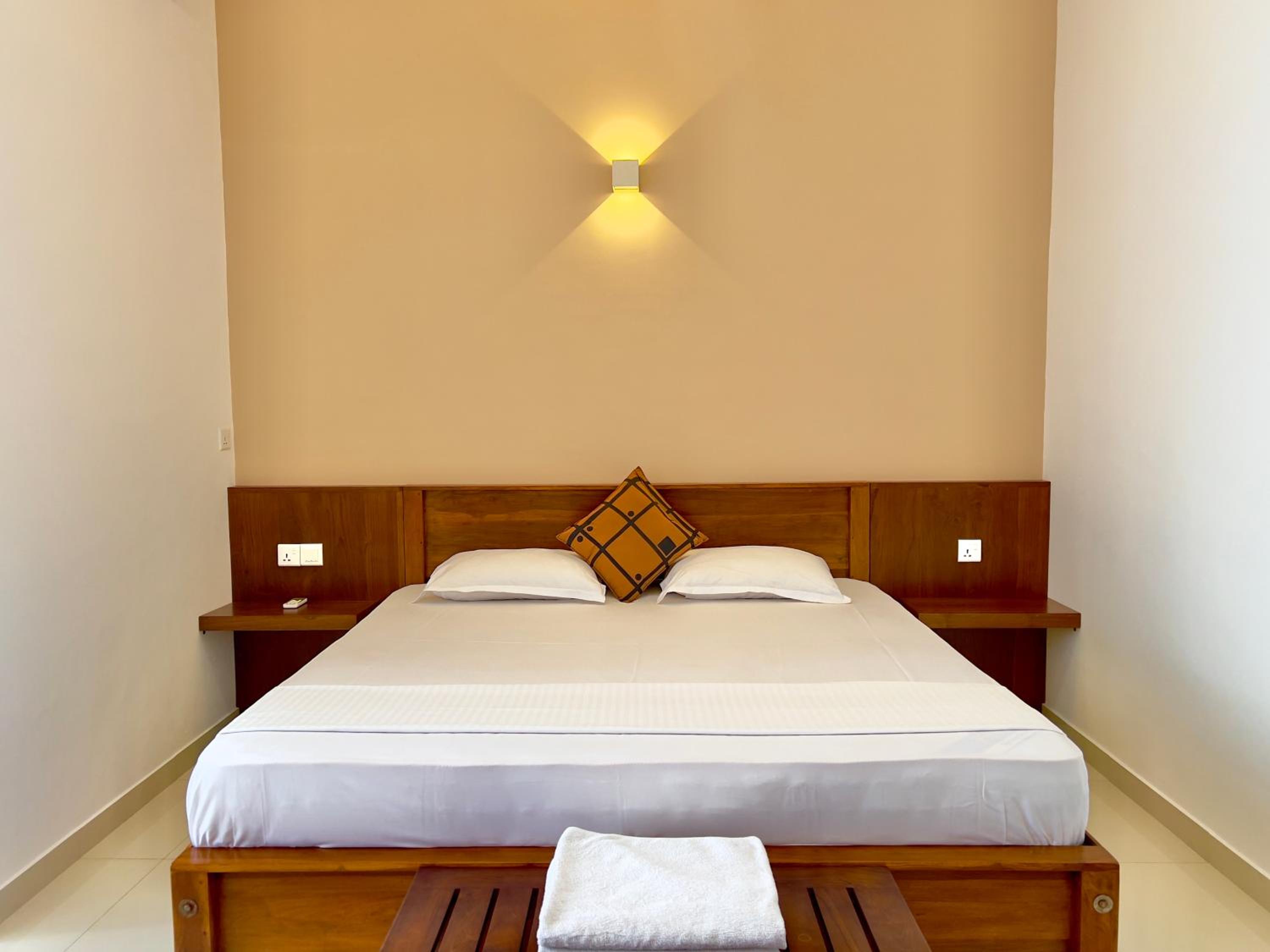 Double Room with Balcony (2 Adults + 1 Child) photo 3