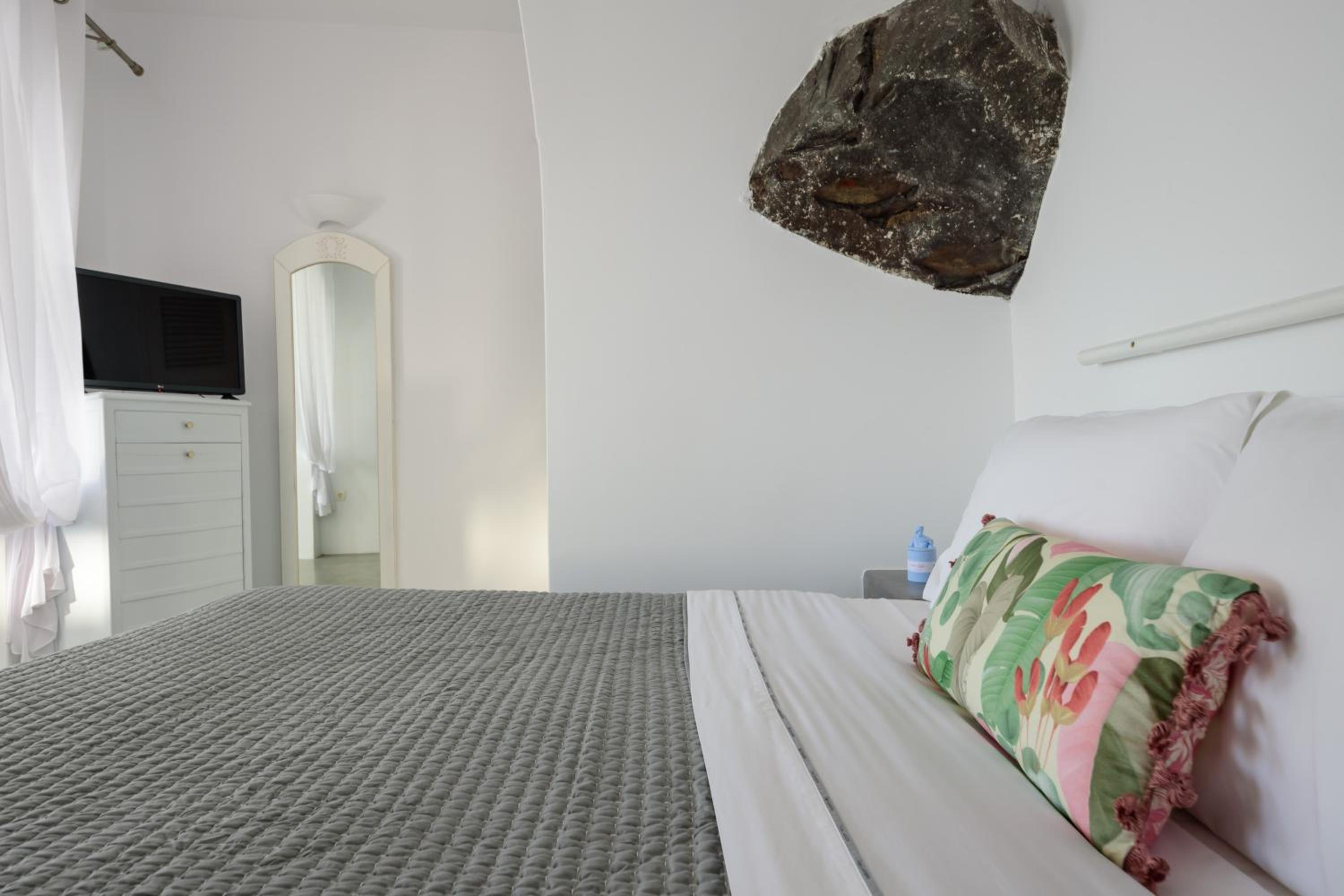 Deluxe Apartment with private Terrace and Caldera View 