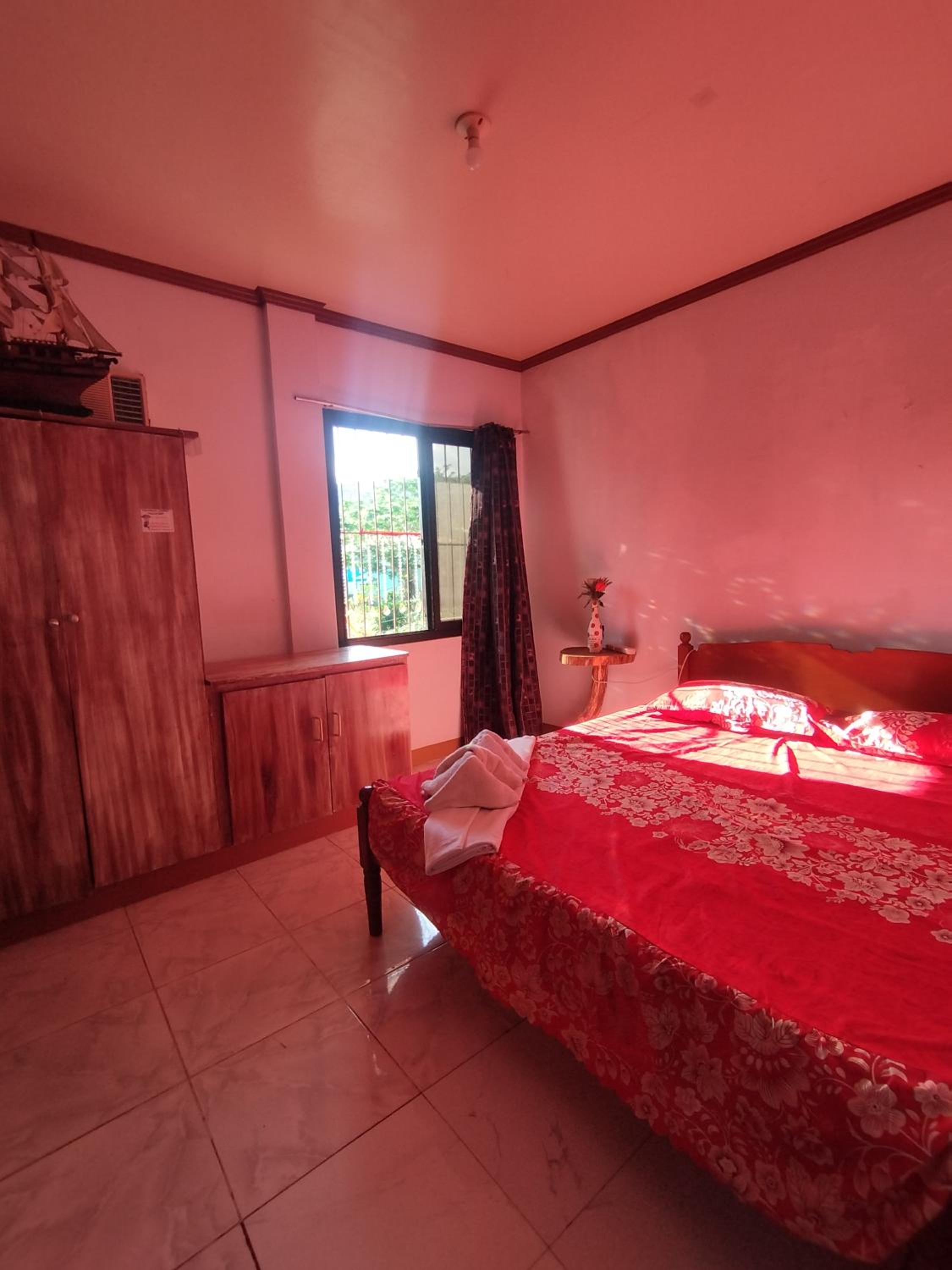 Single Room with Mountain View