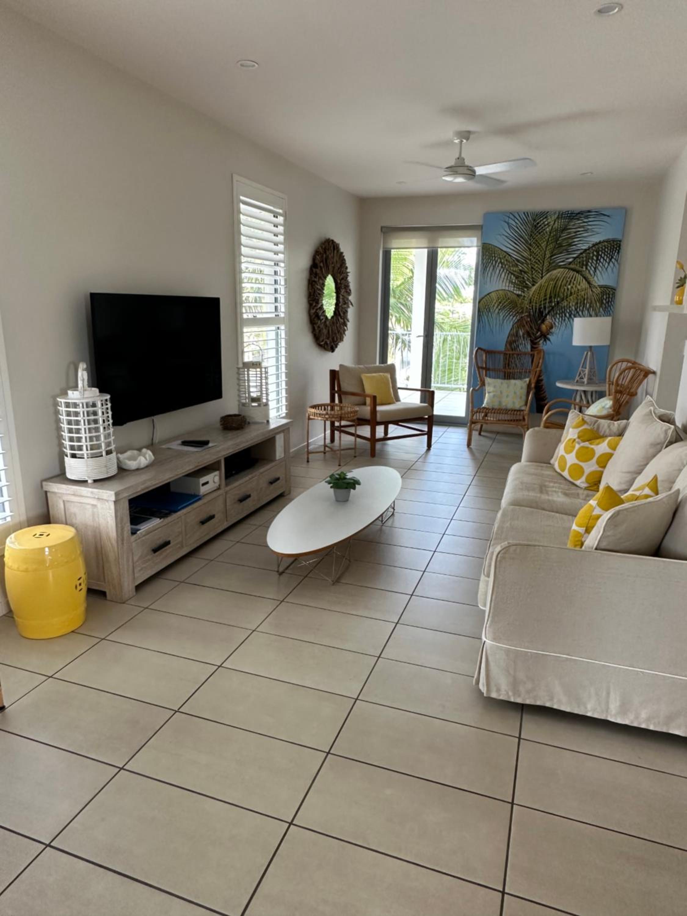 Three-Bedroom Apartment - Penthouse with Water View photo 3