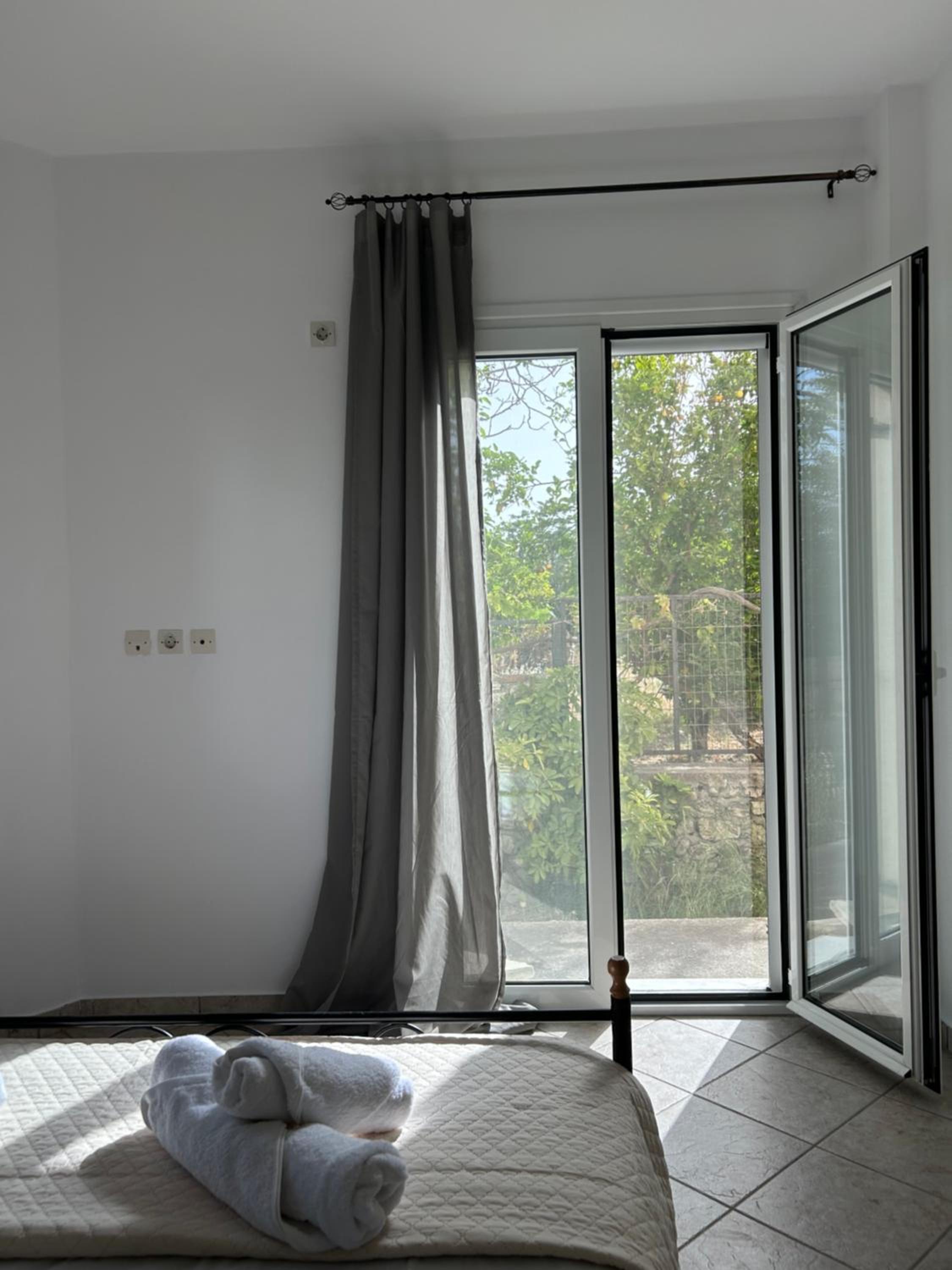 Two-Bedroom Apartment with Garden View photo 3