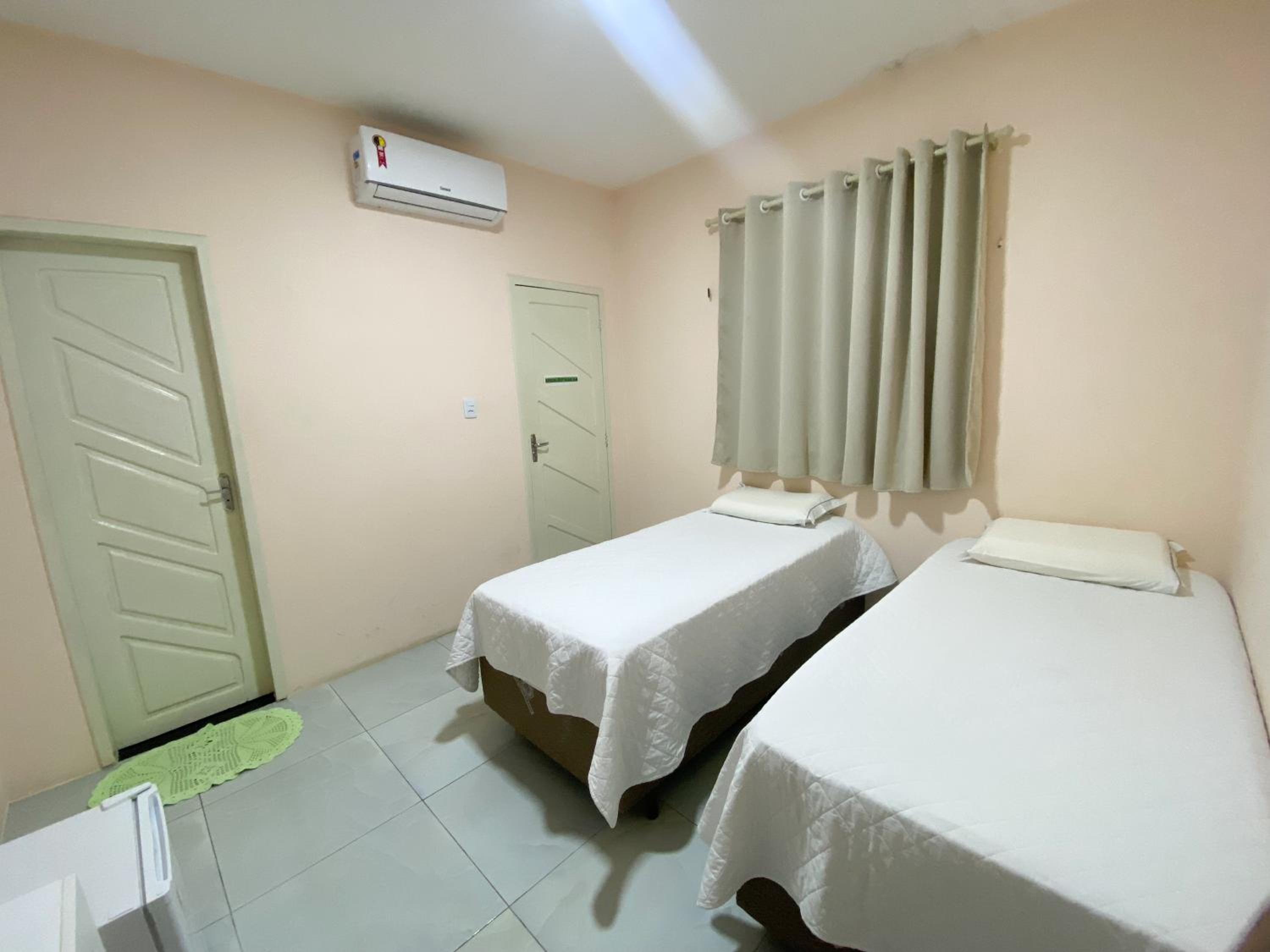 Standard Twin Room photo 2
