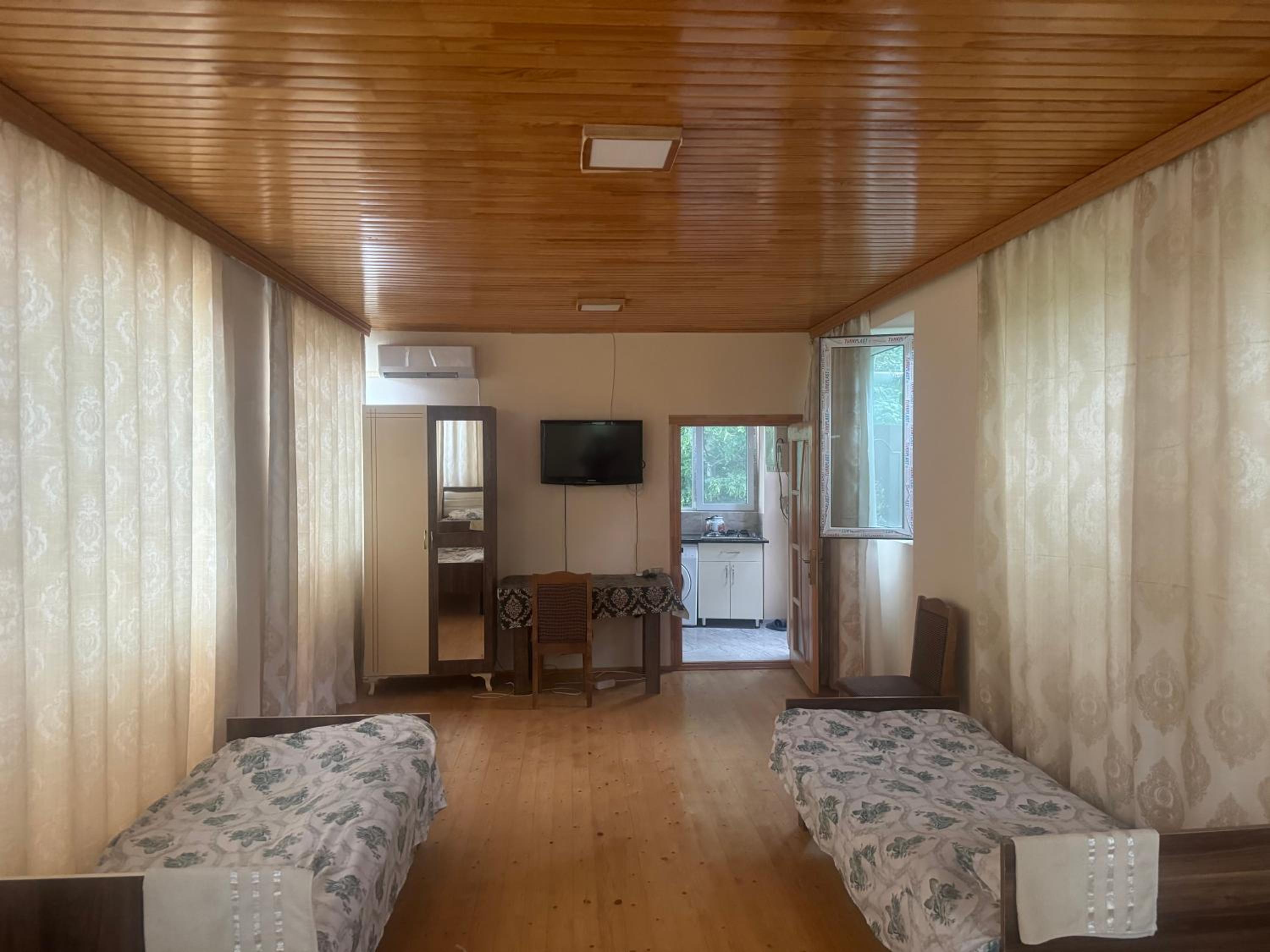 One-Bedroom House photo 1