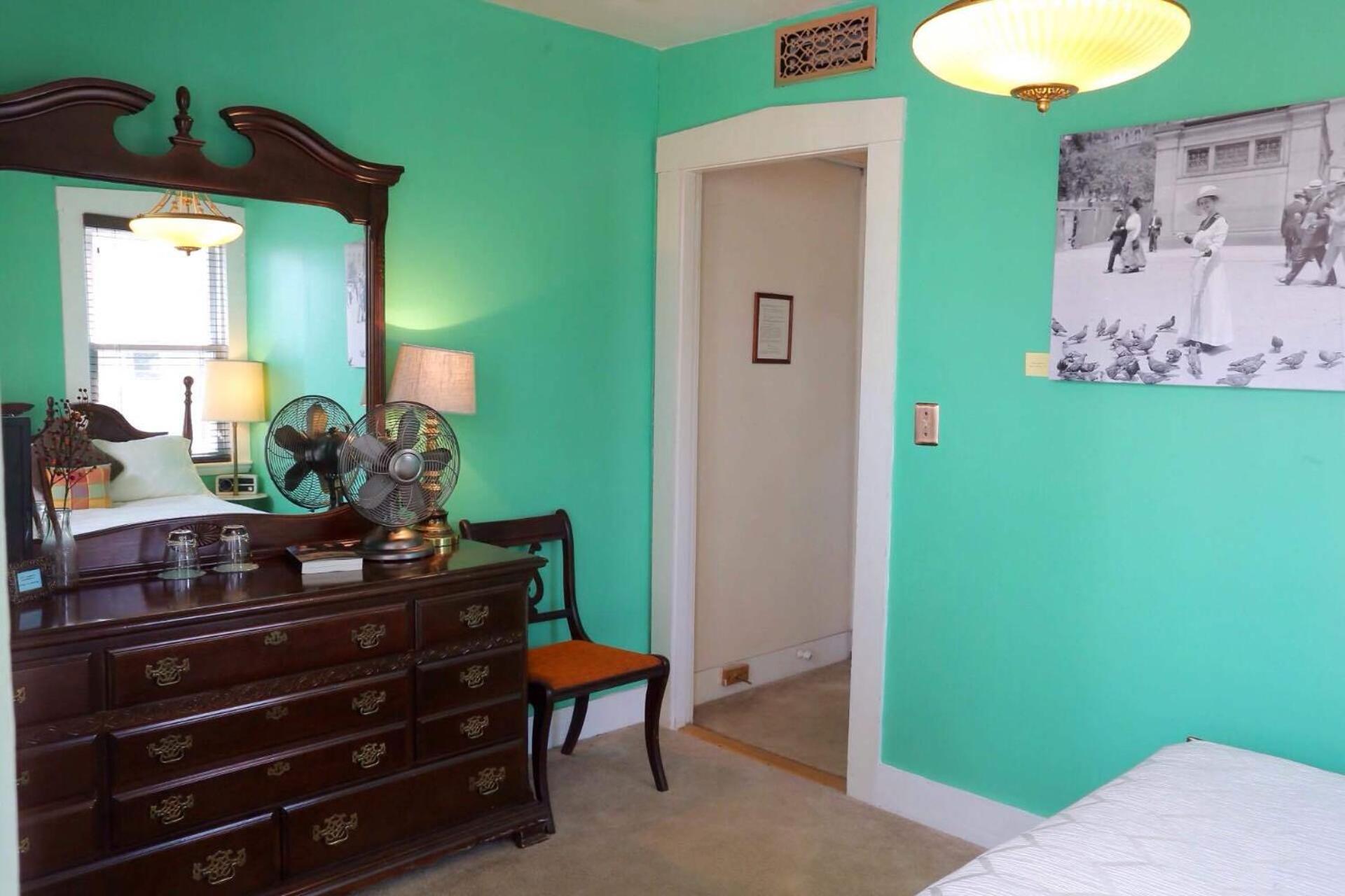 Deluxe Queen Room photo 2