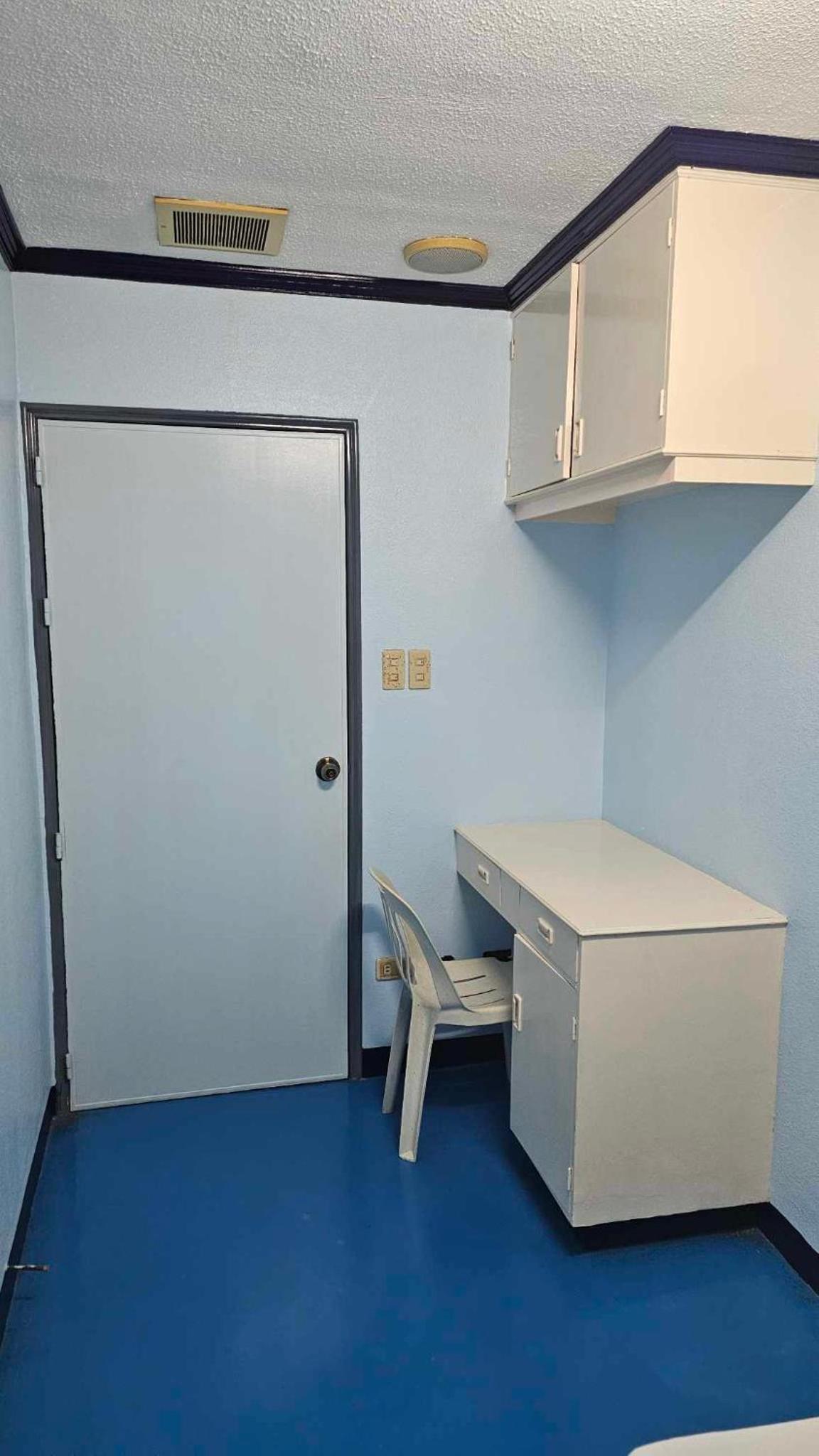 Twin Room with Private Bathroom - Photo 7