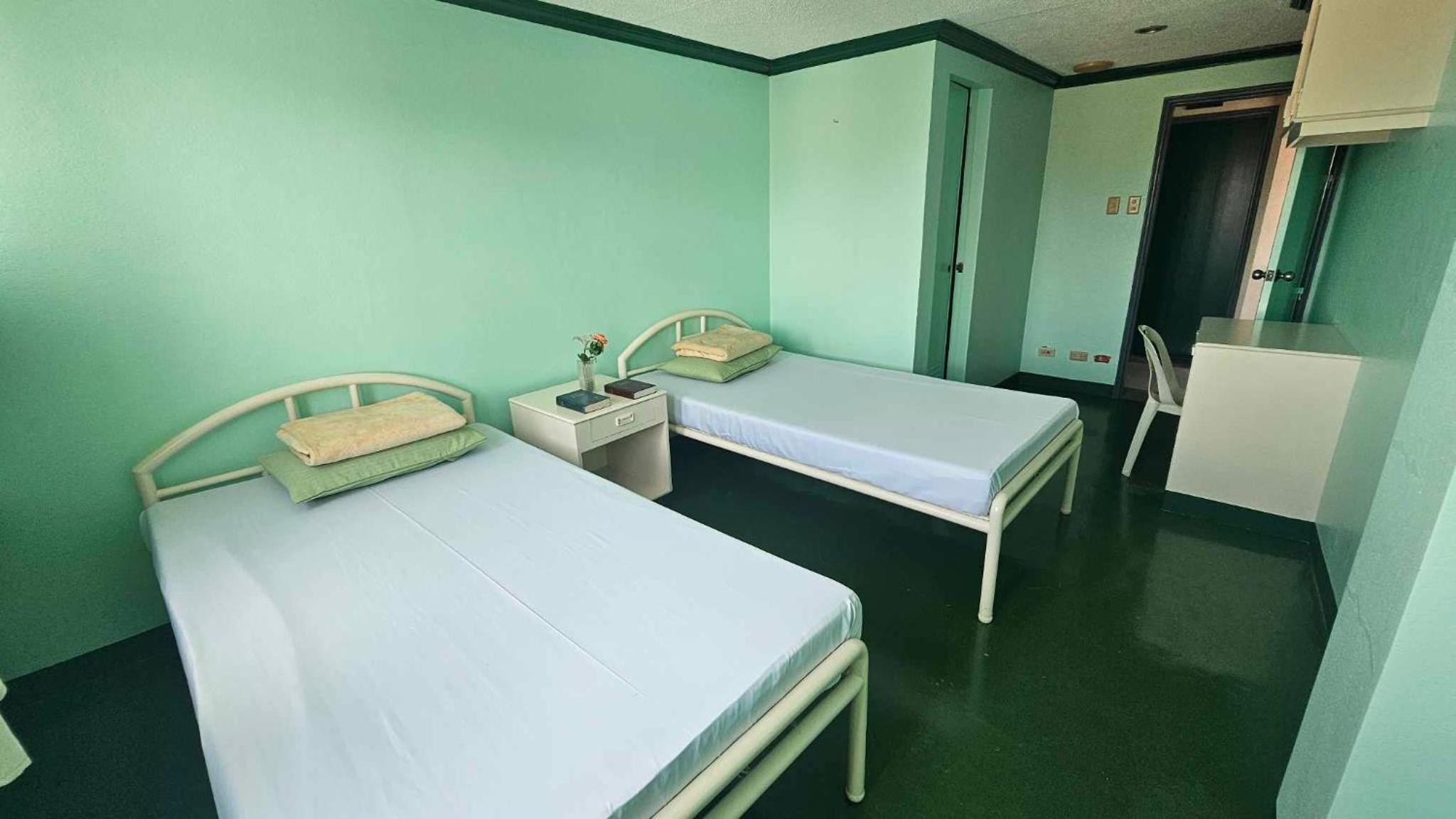 Twin Room with Private Bathroom - Photo 1