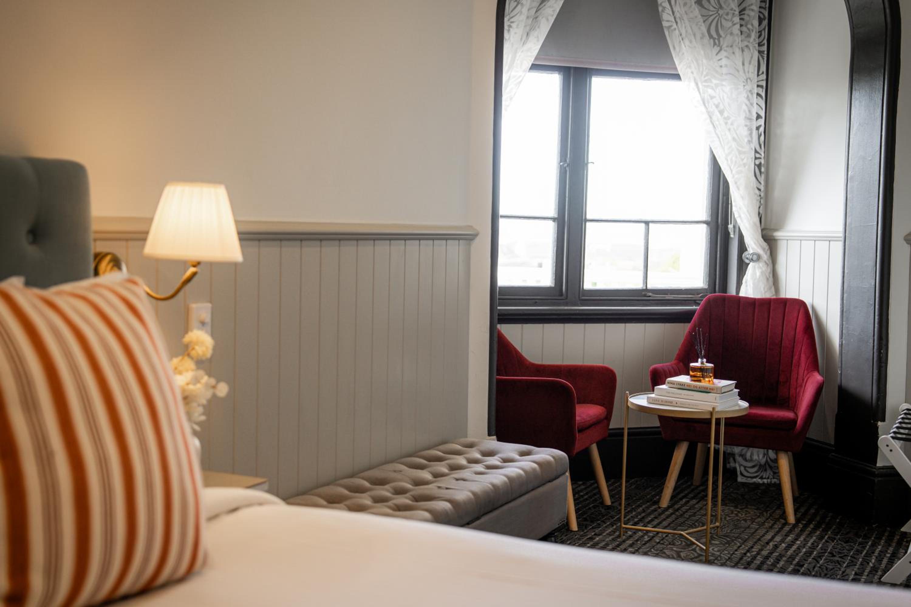 King Room with Harbor View thumbnail 6