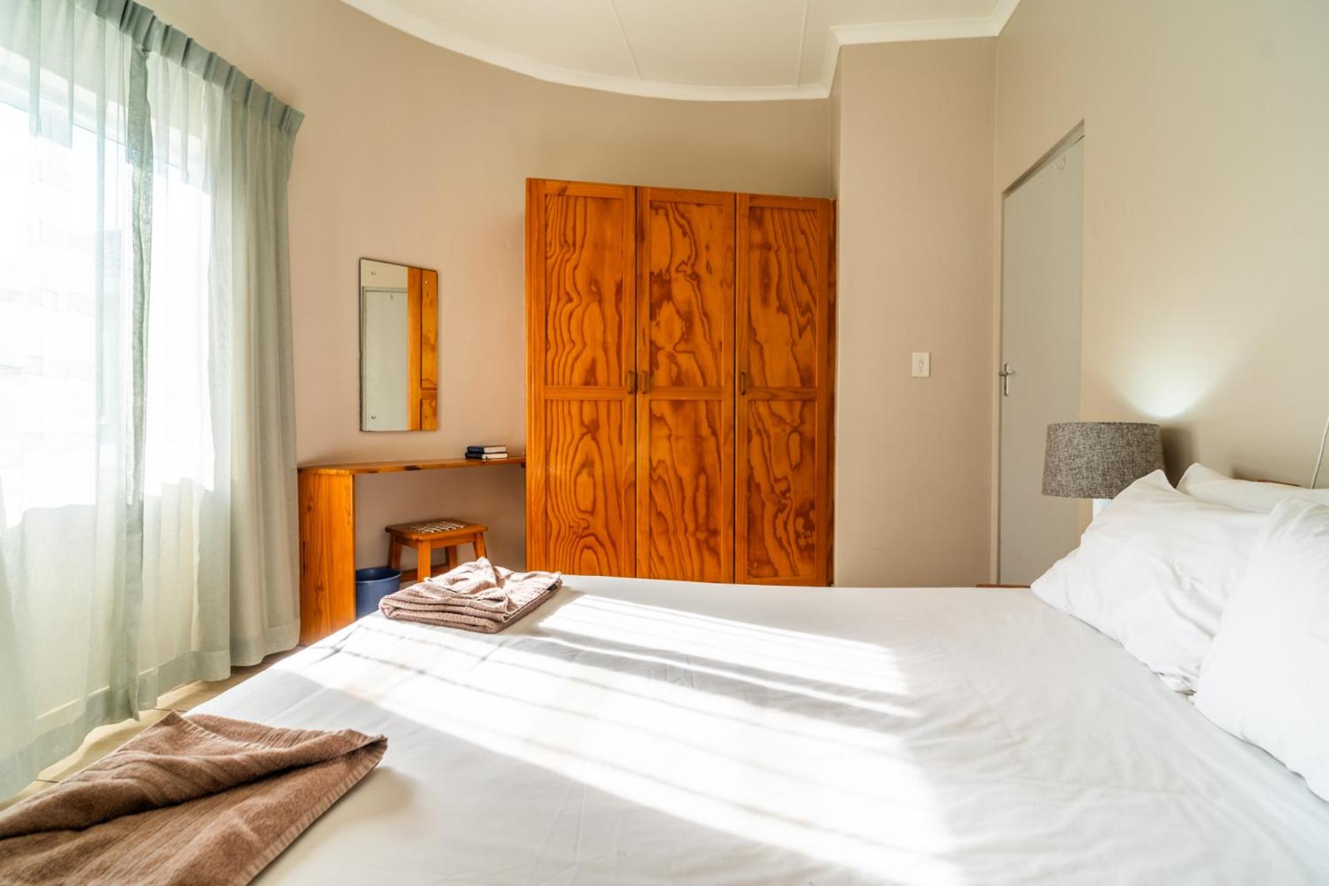  4 Sleeper Chalet (2 bedrooms) photo 3