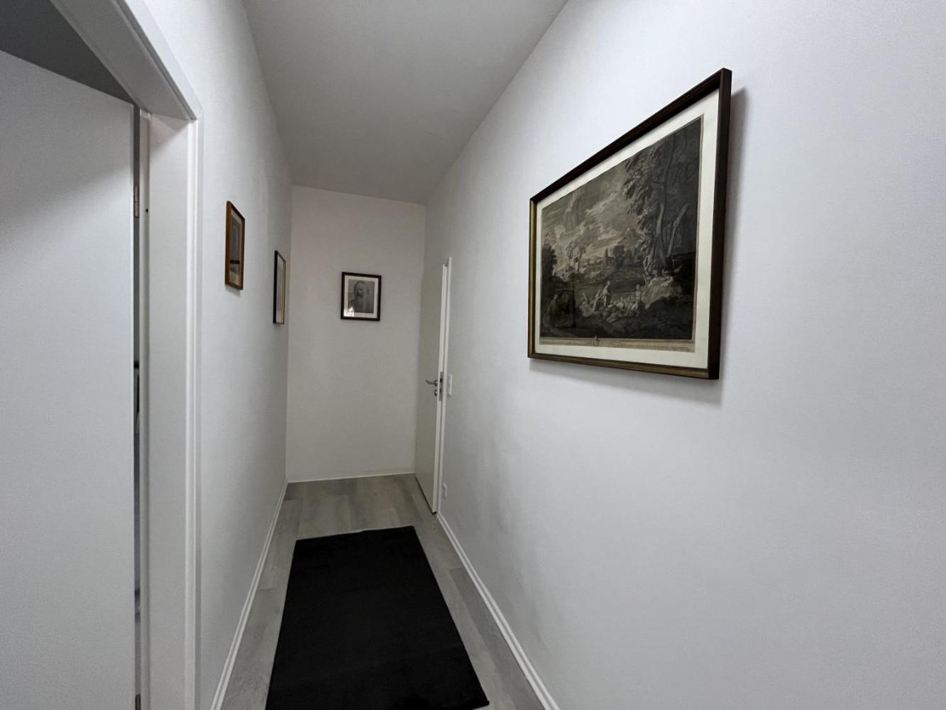 One-Bedroom Apartment photo 3