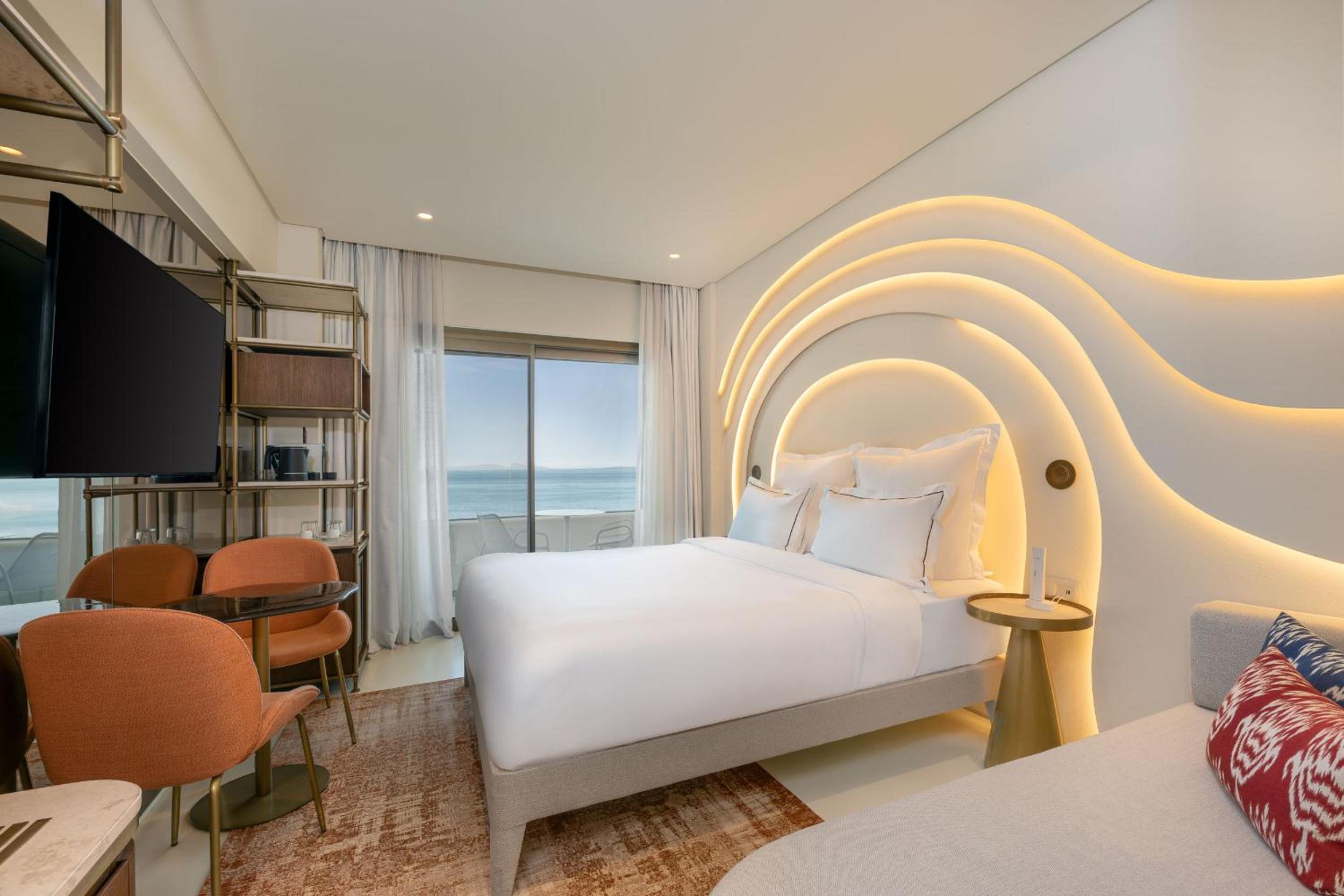 Classic King Room with Sea View - Photo 1