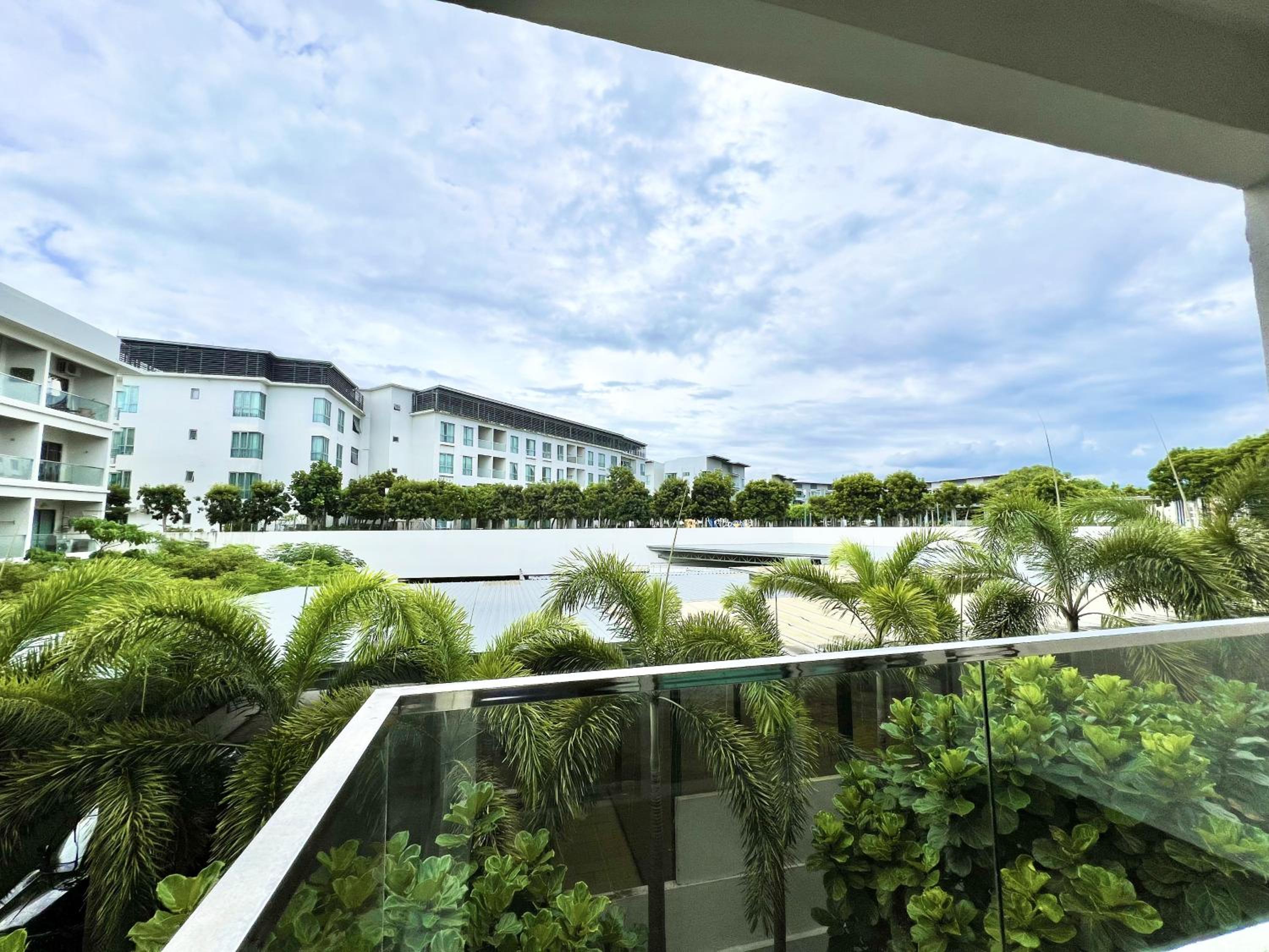 Apartment with View and Balcony - Photo 13
