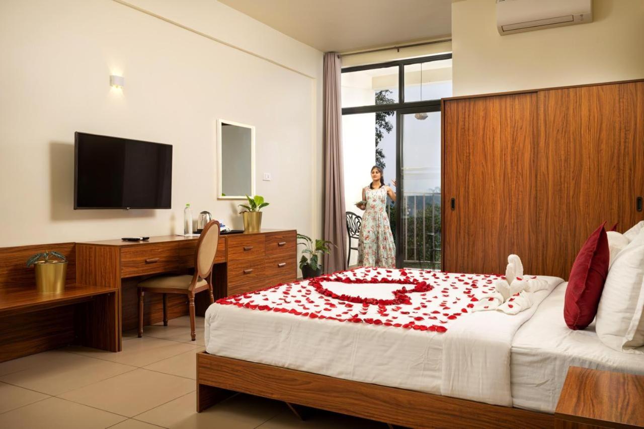 Superior King Suite photo 3