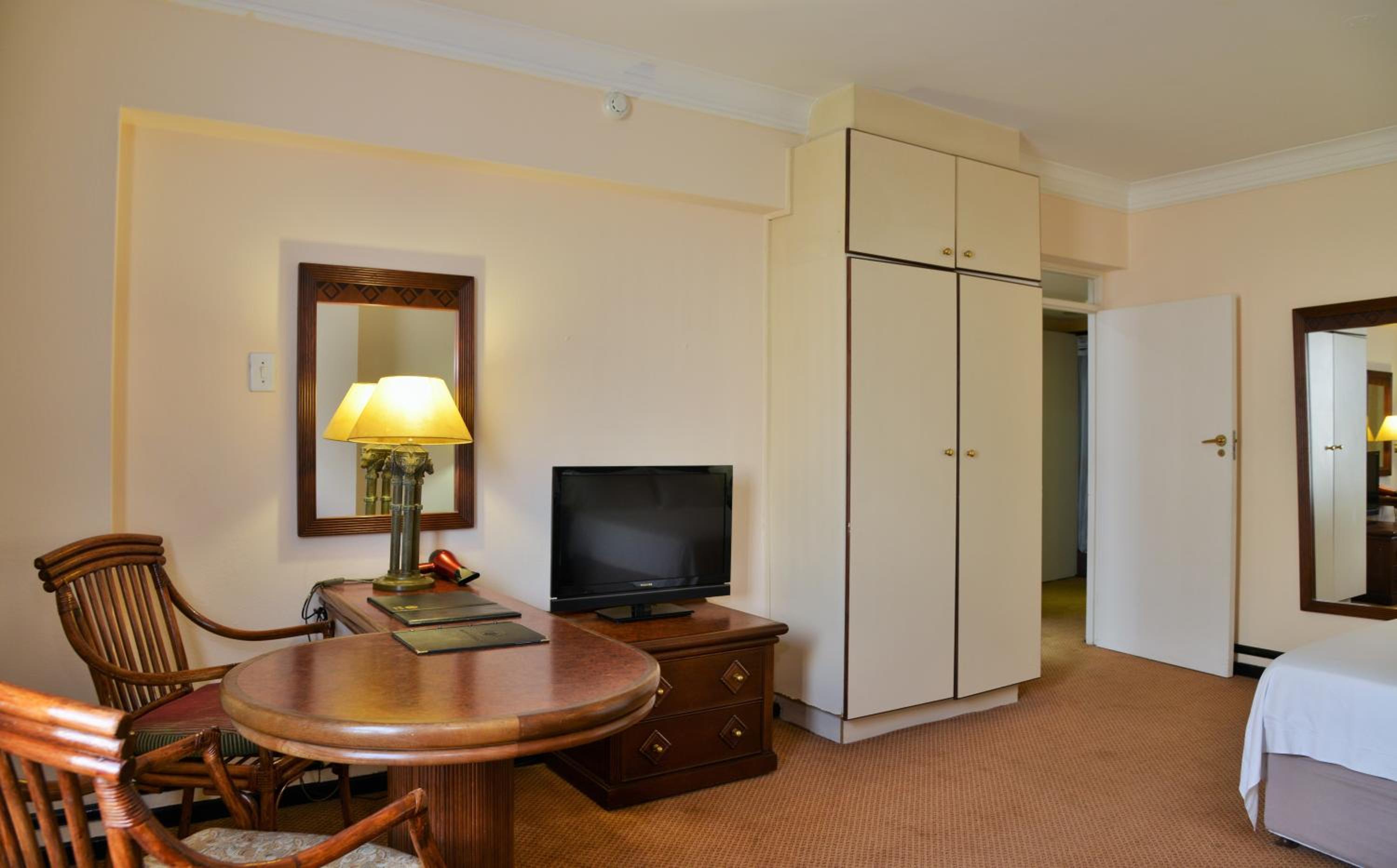 Standard Budget Family Room - Photo 5