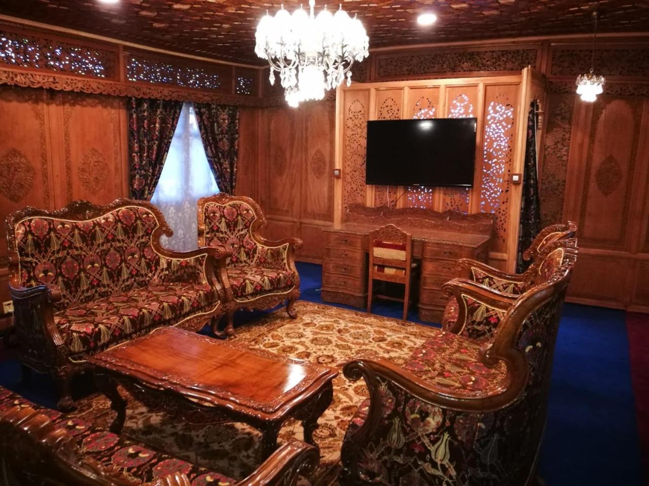 Presidential Suite