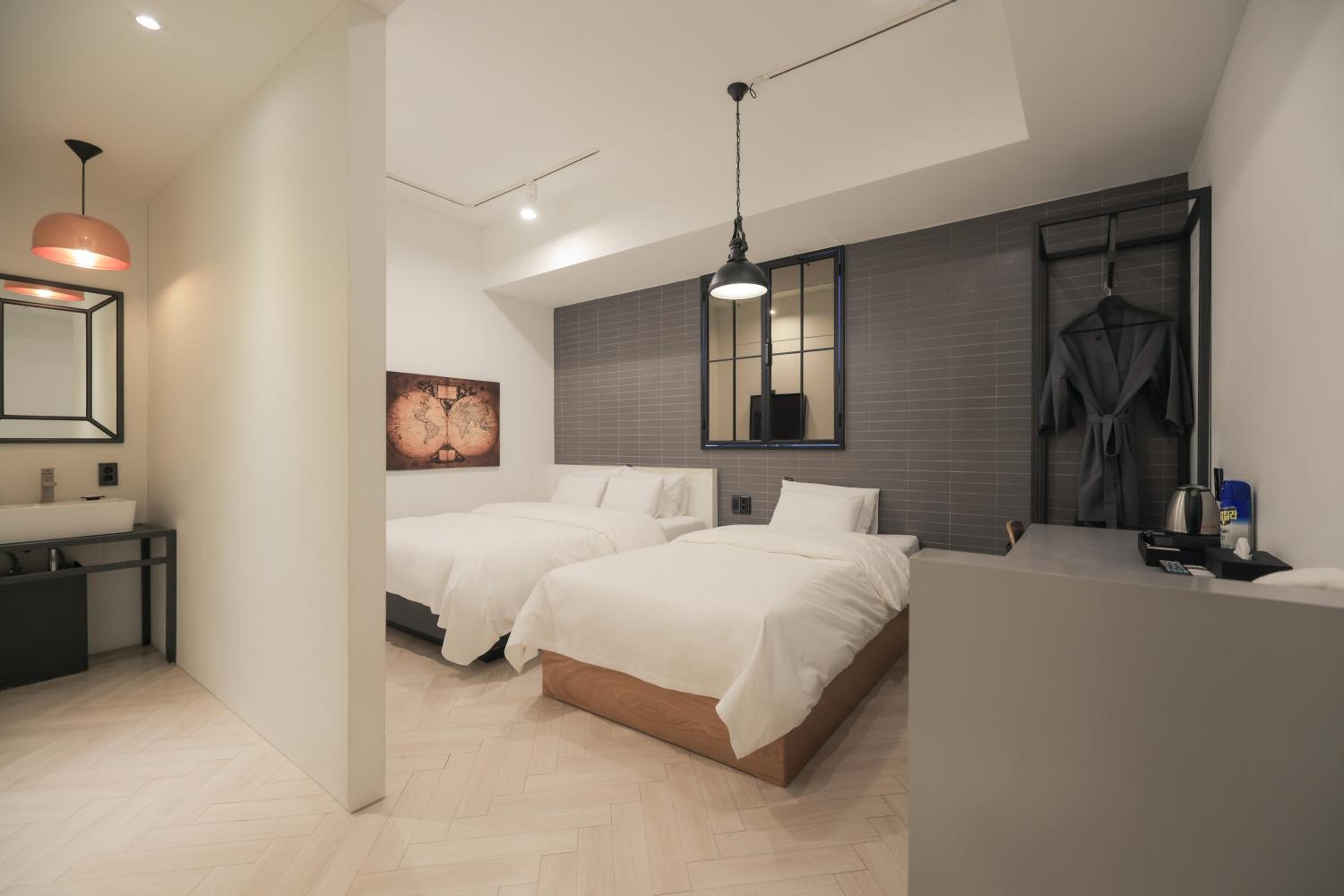 Deluxe Twin Room photo 3
