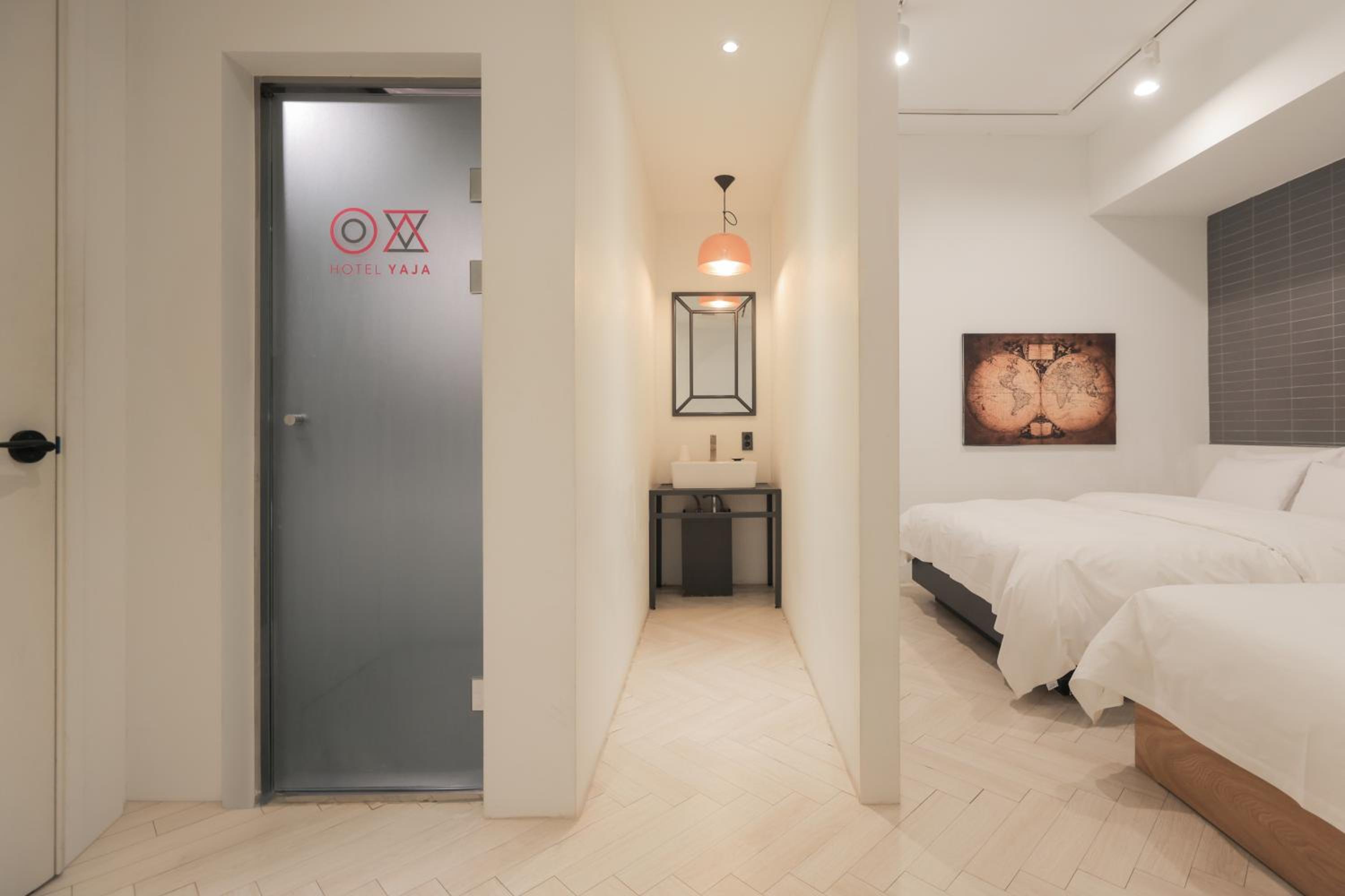 Deluxe Twin Room photo 2