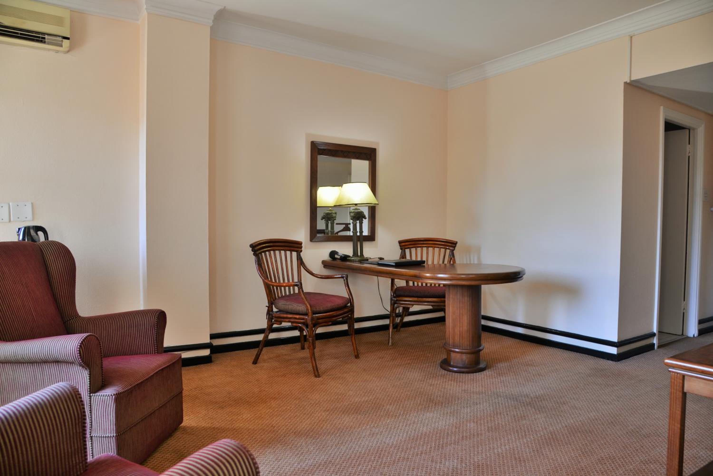 Deluxe Double or Twin Room - Photo 4