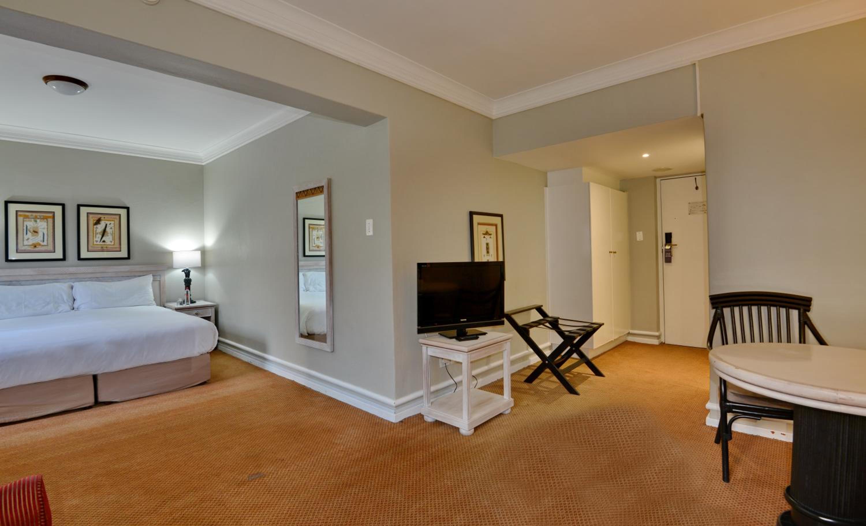 Deluxe Double or Twin Room - Photo 5