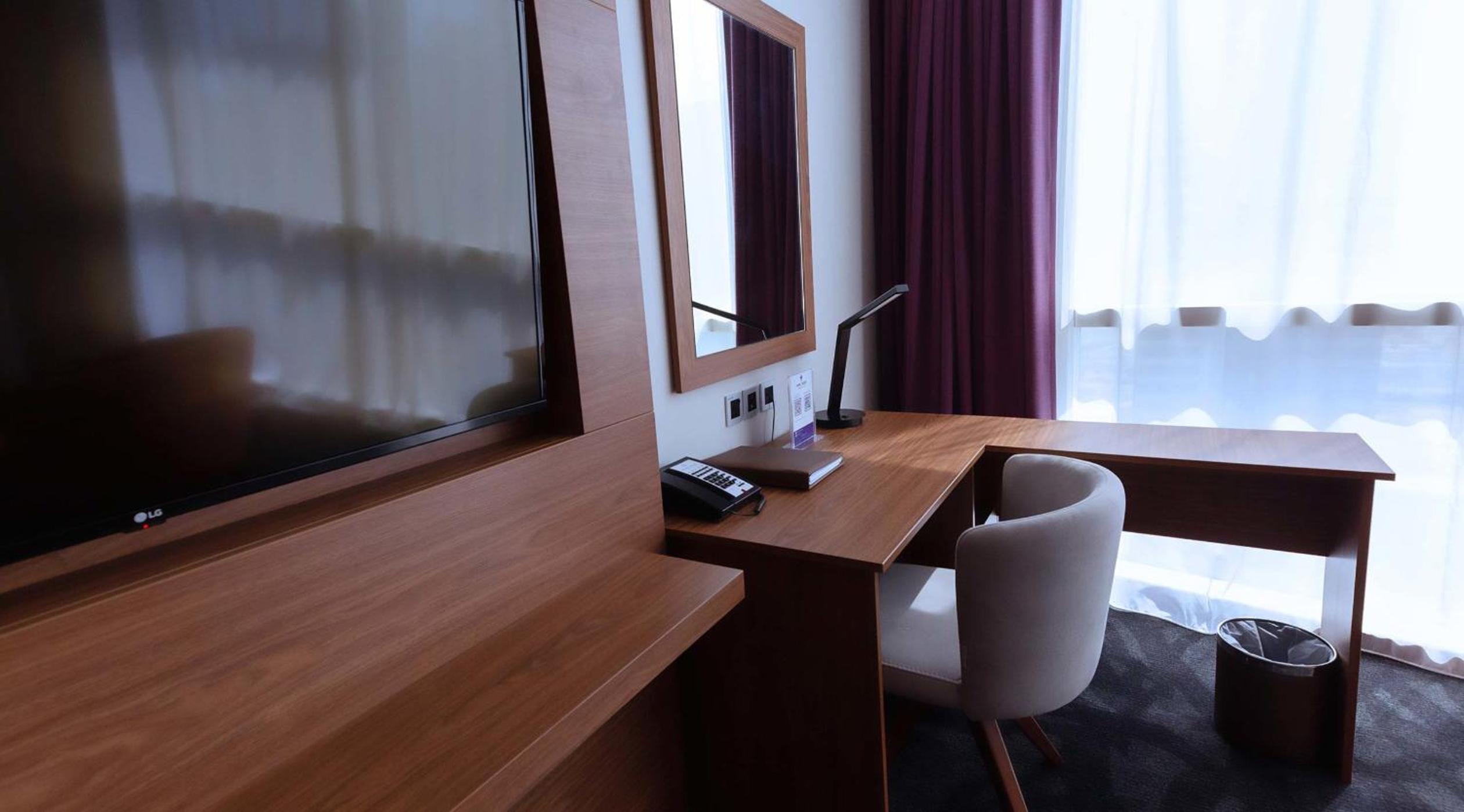 Standard Room Canal View, 20% off food and beverage, excluding signature dishes, 20% off Laundry and 10% off Spa — photo 6