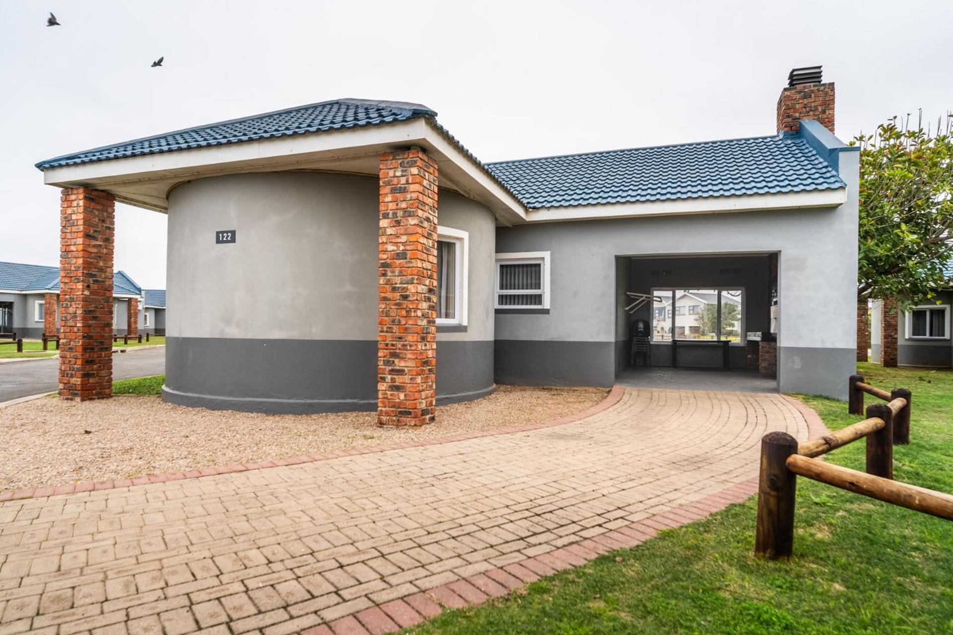  6 Sleeper Chalet (2 bedrooms) photo 2