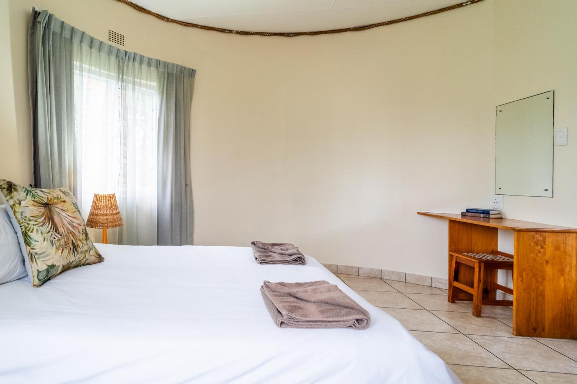  6 Sleeper Chalet (2 bedrooms) photo 3