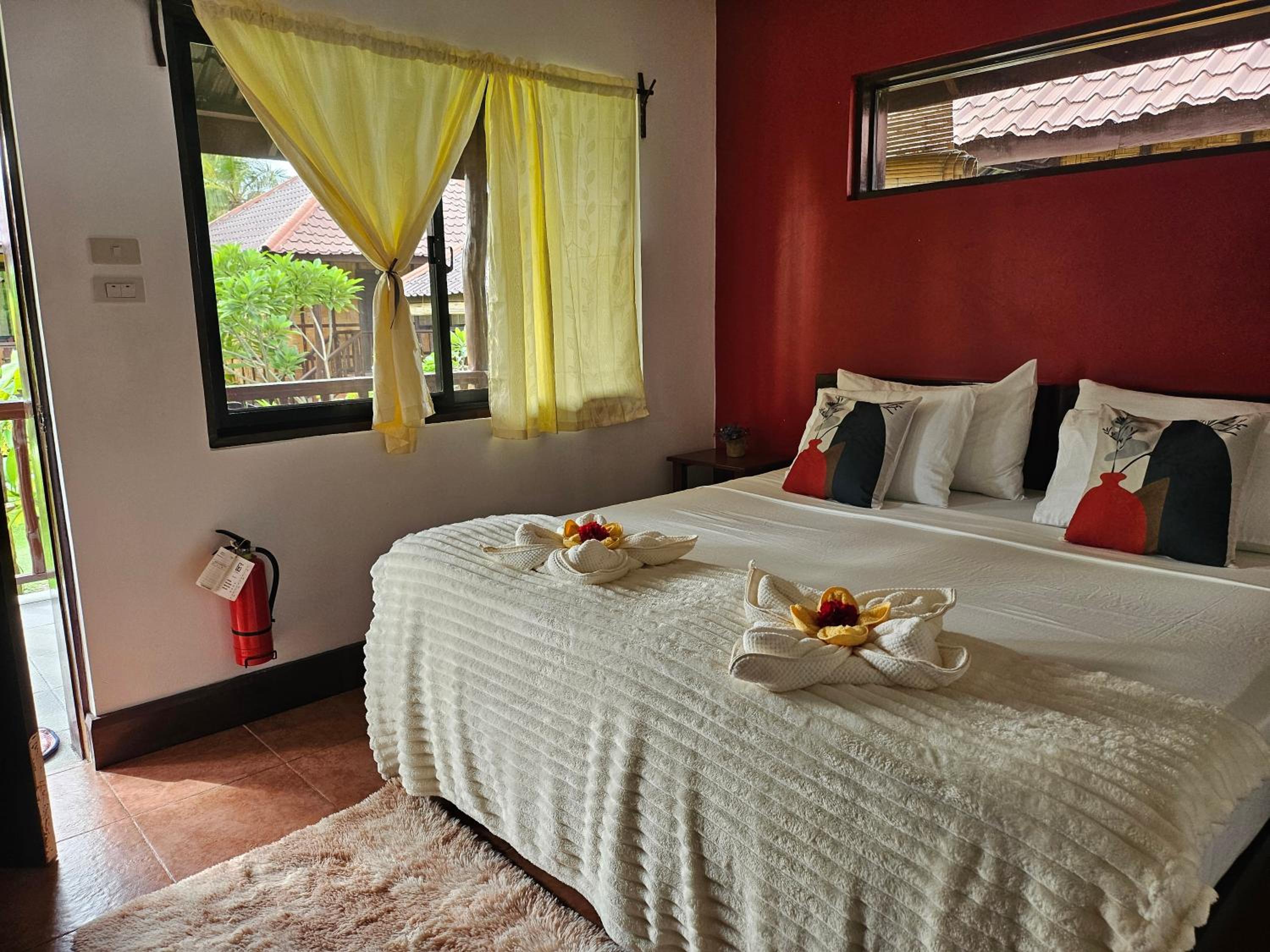 Deluxe Bungalow with Sea View - Photo 12