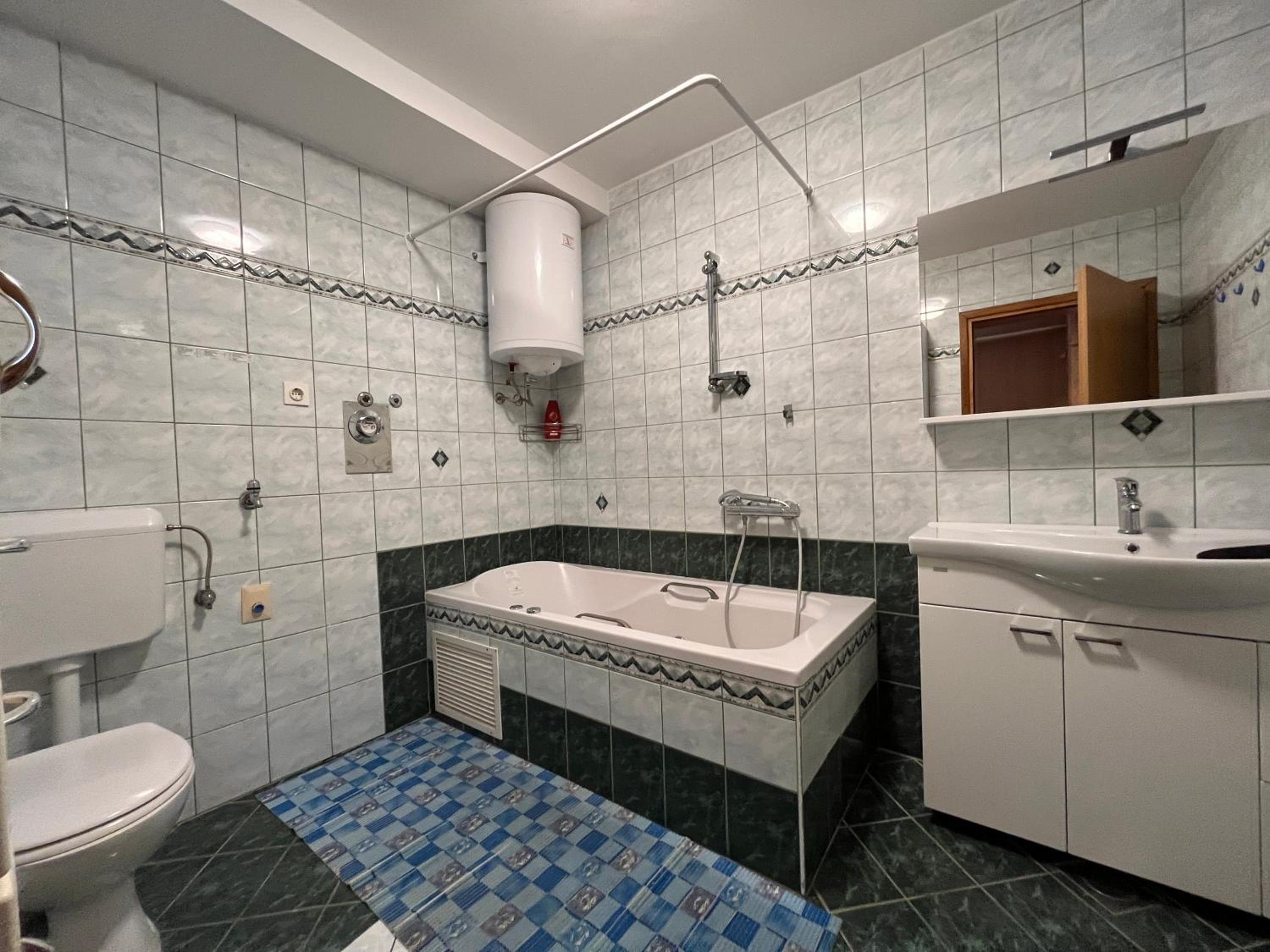 Two-Bedroom Apartment - Photo 9