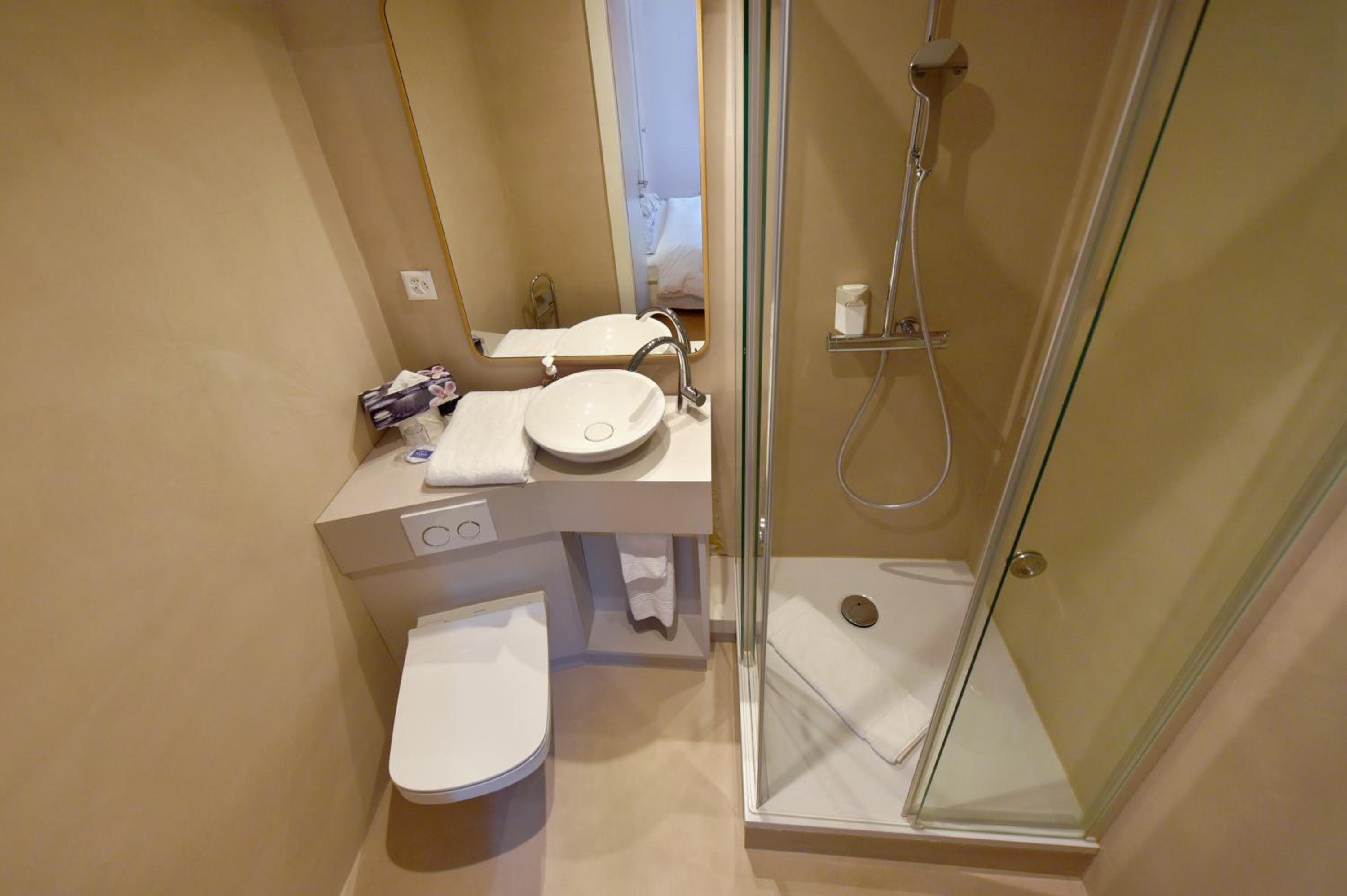 Single Room photo 3