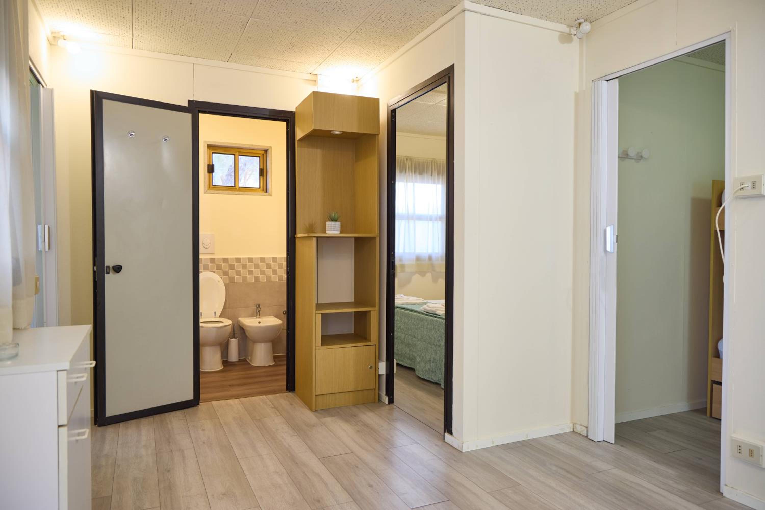 Mobile Home photo 2