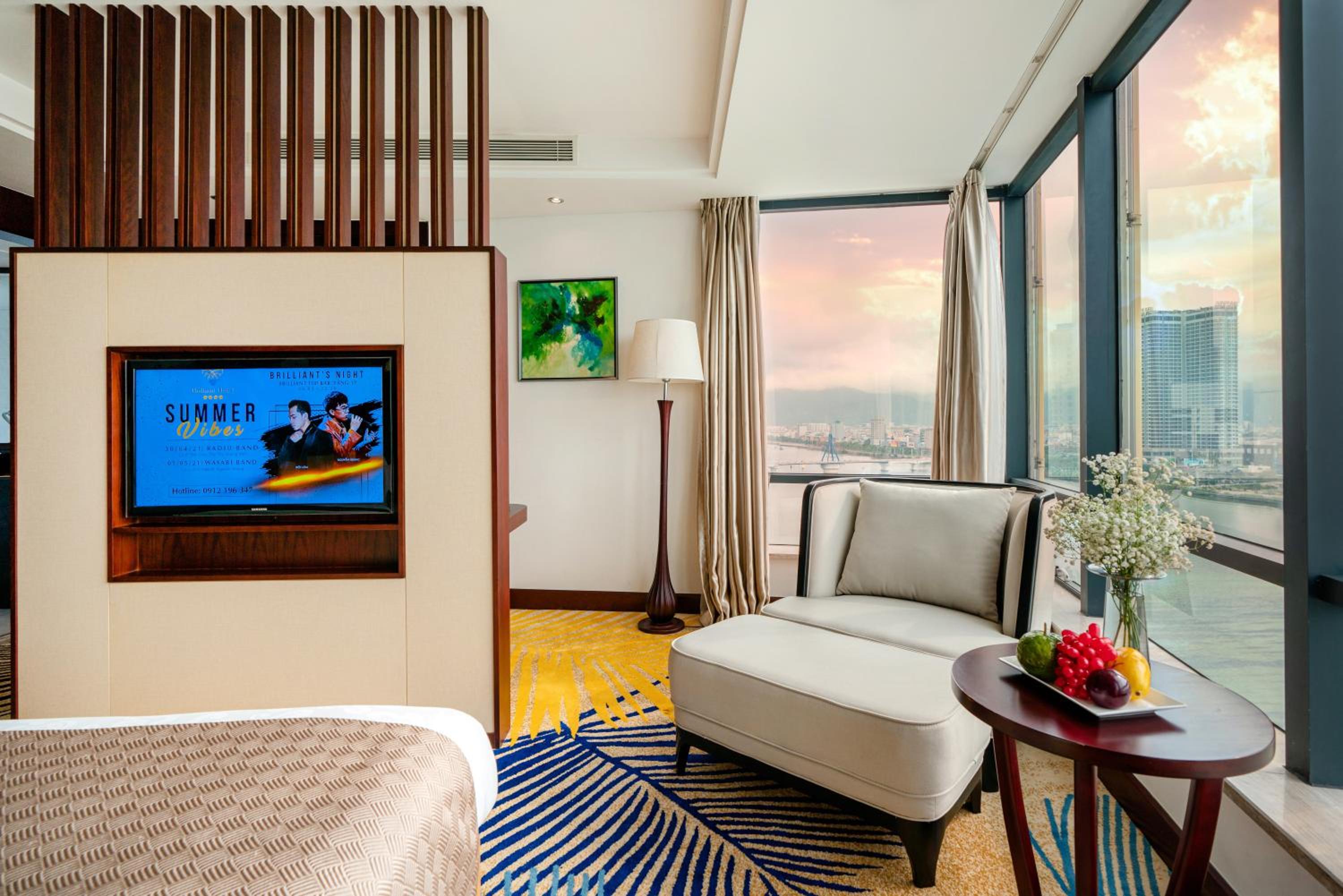 Grand Suite River View Double Room - One-way airport transfer & Afternoon Tea Included Once Per Stay - Photo 5