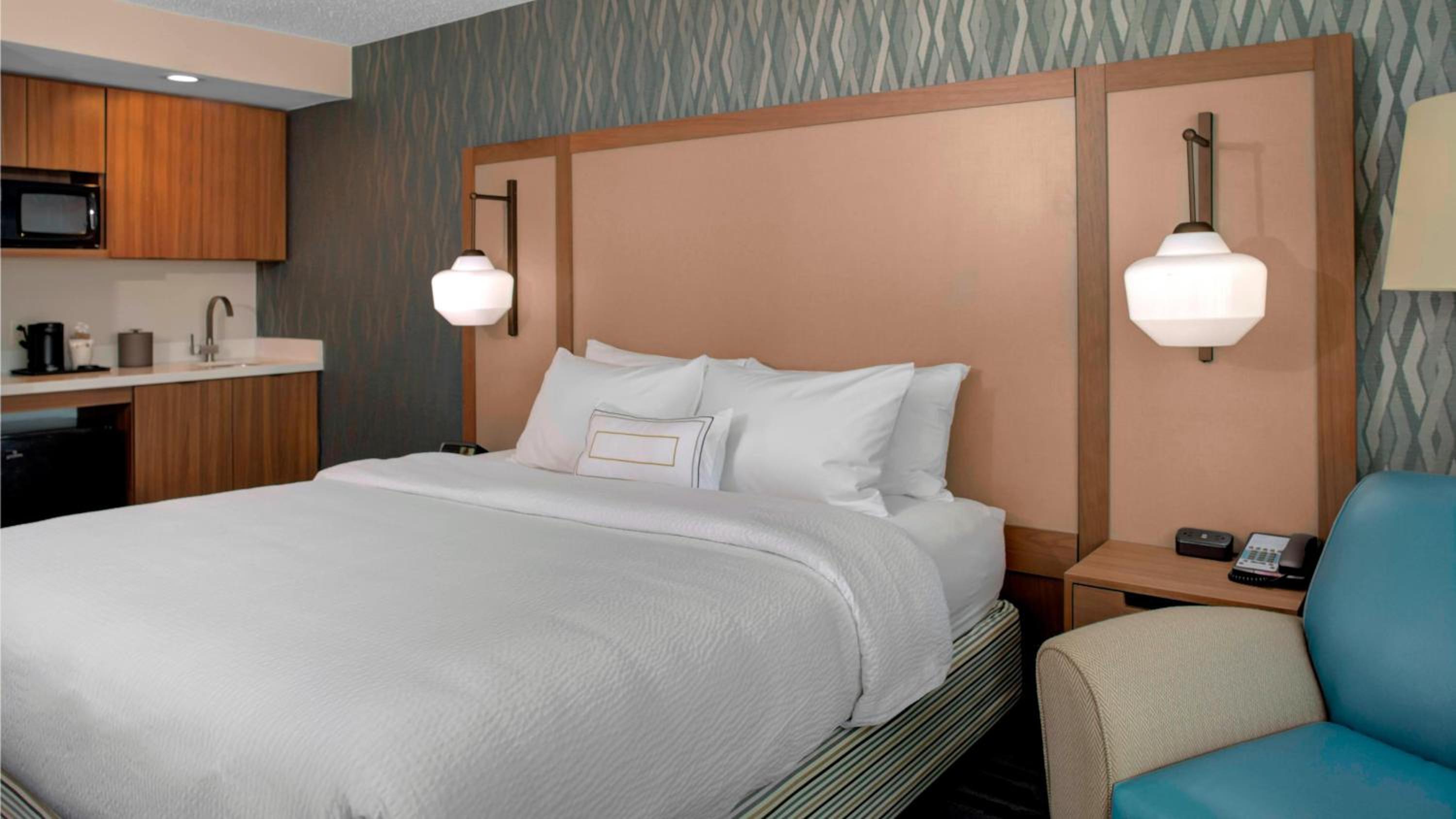 Guest room, 1 King, Oceanfront, Balcony