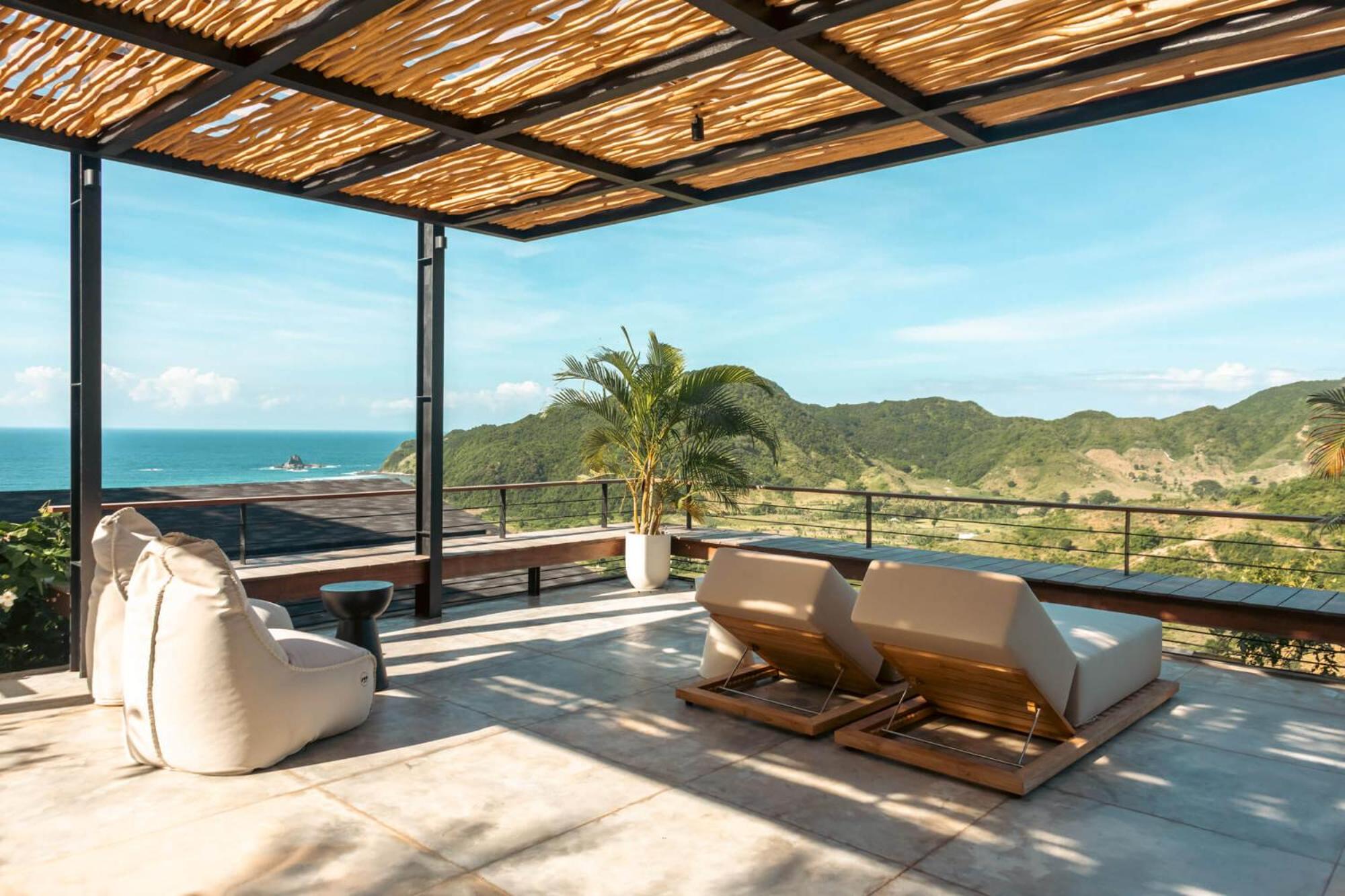 Four Bedroom Villa GEM with Sea View - Photo 12
