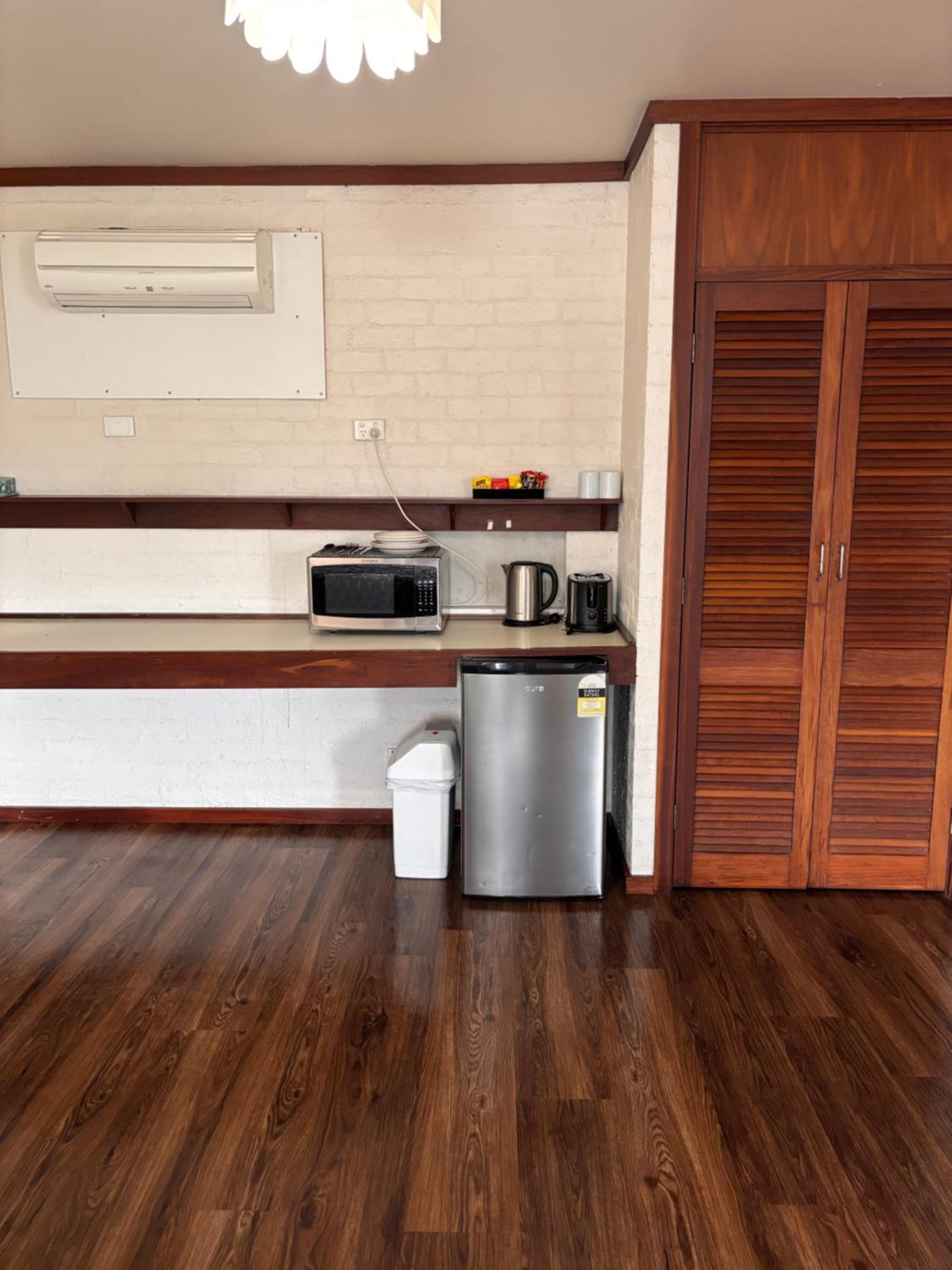  Family Room with Ensuite - Photo 2