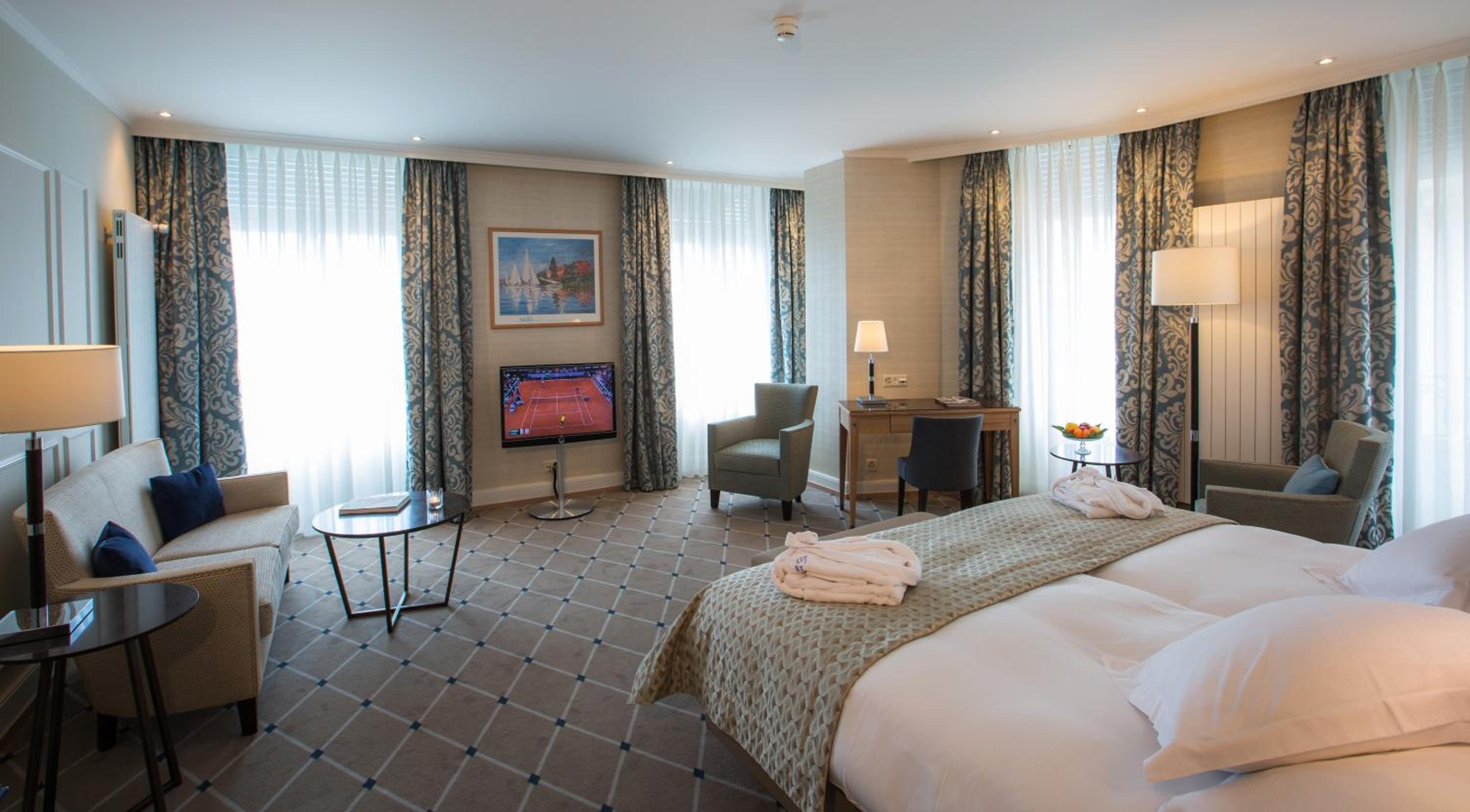 Executive Suite thumbnail 6