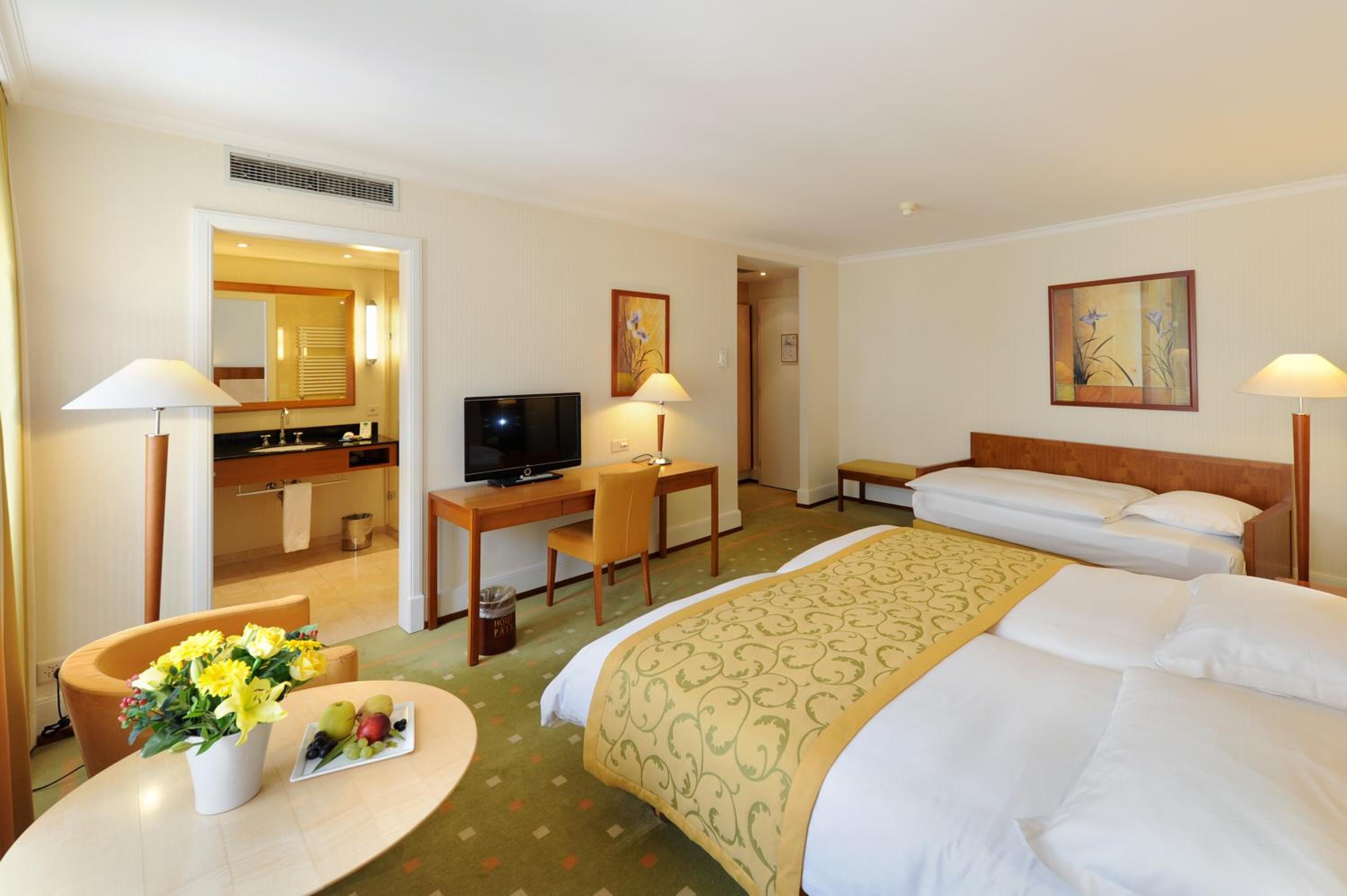 Triple Room