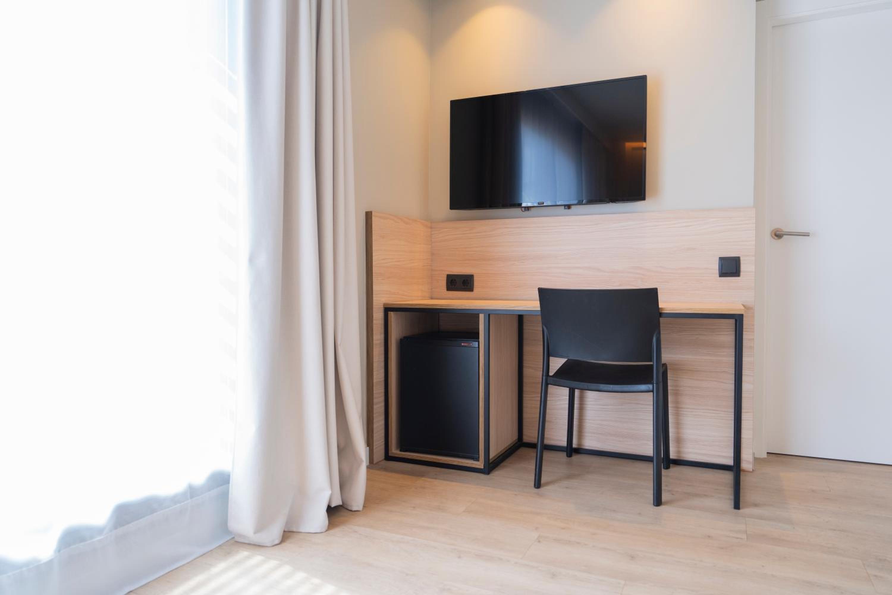 Twin Room with Terrace photo 3
