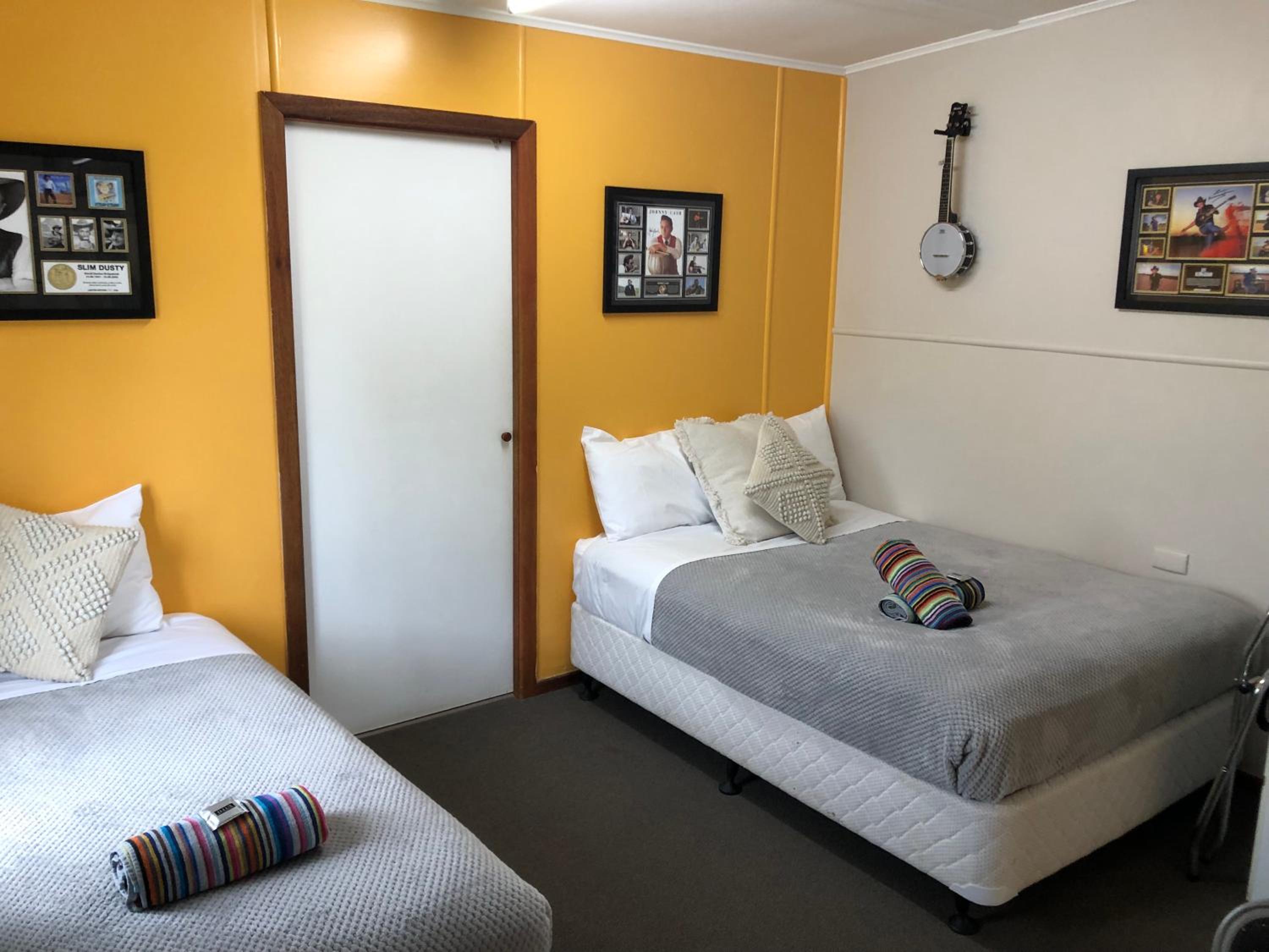 Small Double Or Twin Room photo 3