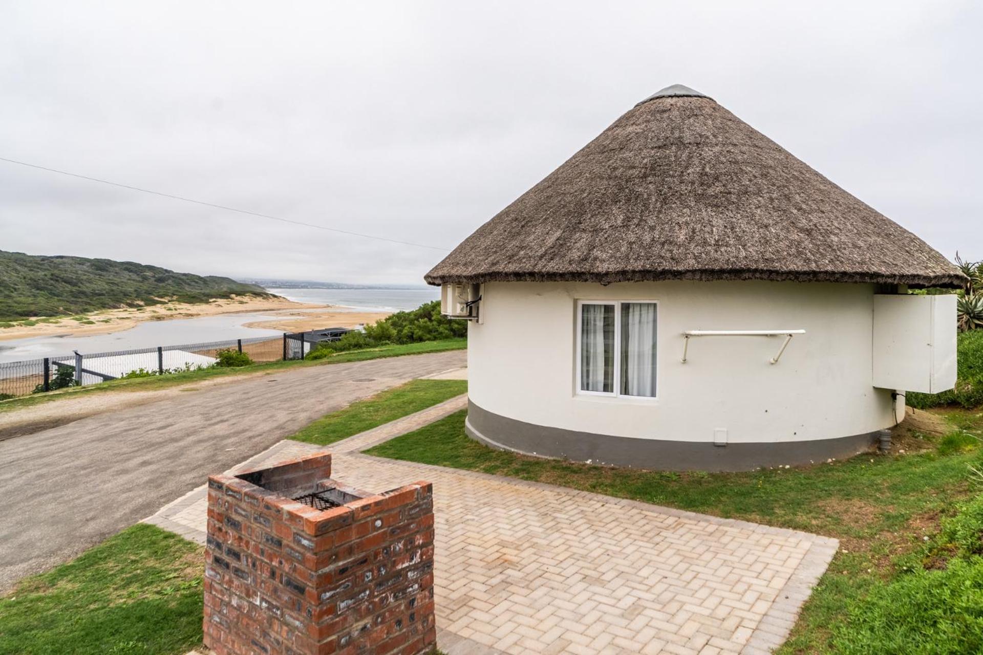  4 Sleeper Rondavel (1 BR river sea view) photo 2