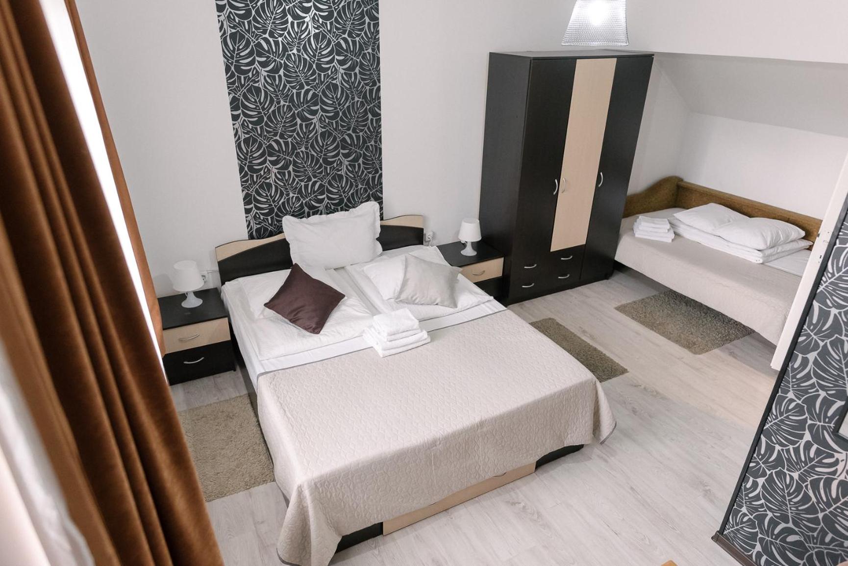 Family Room - Photo 10