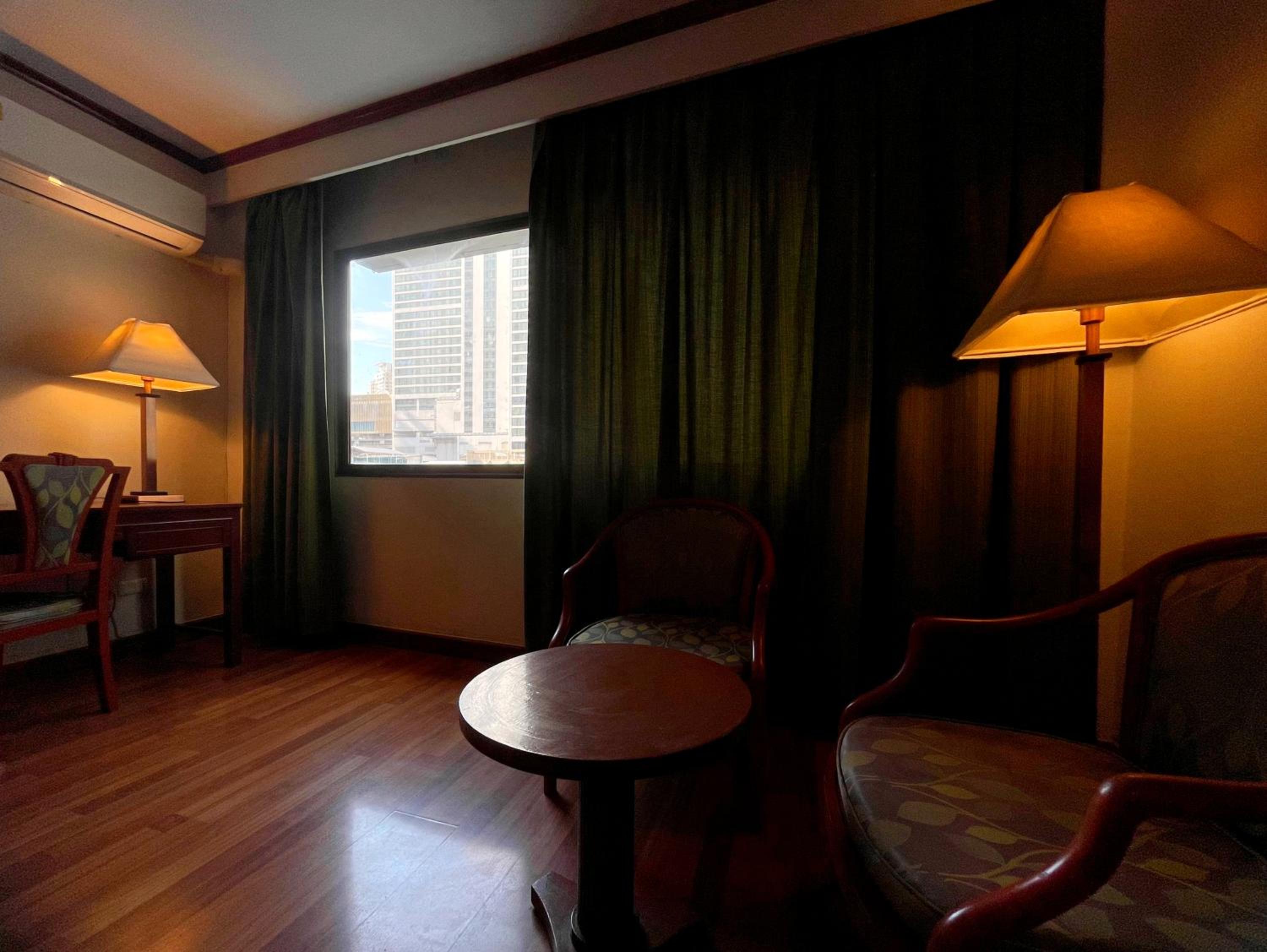 Deluxe King Room photo 2