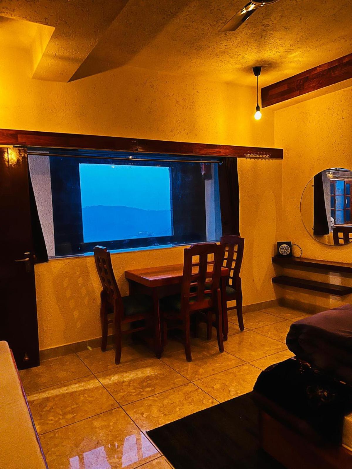 Deluxe Double Room with Balcony photo 1