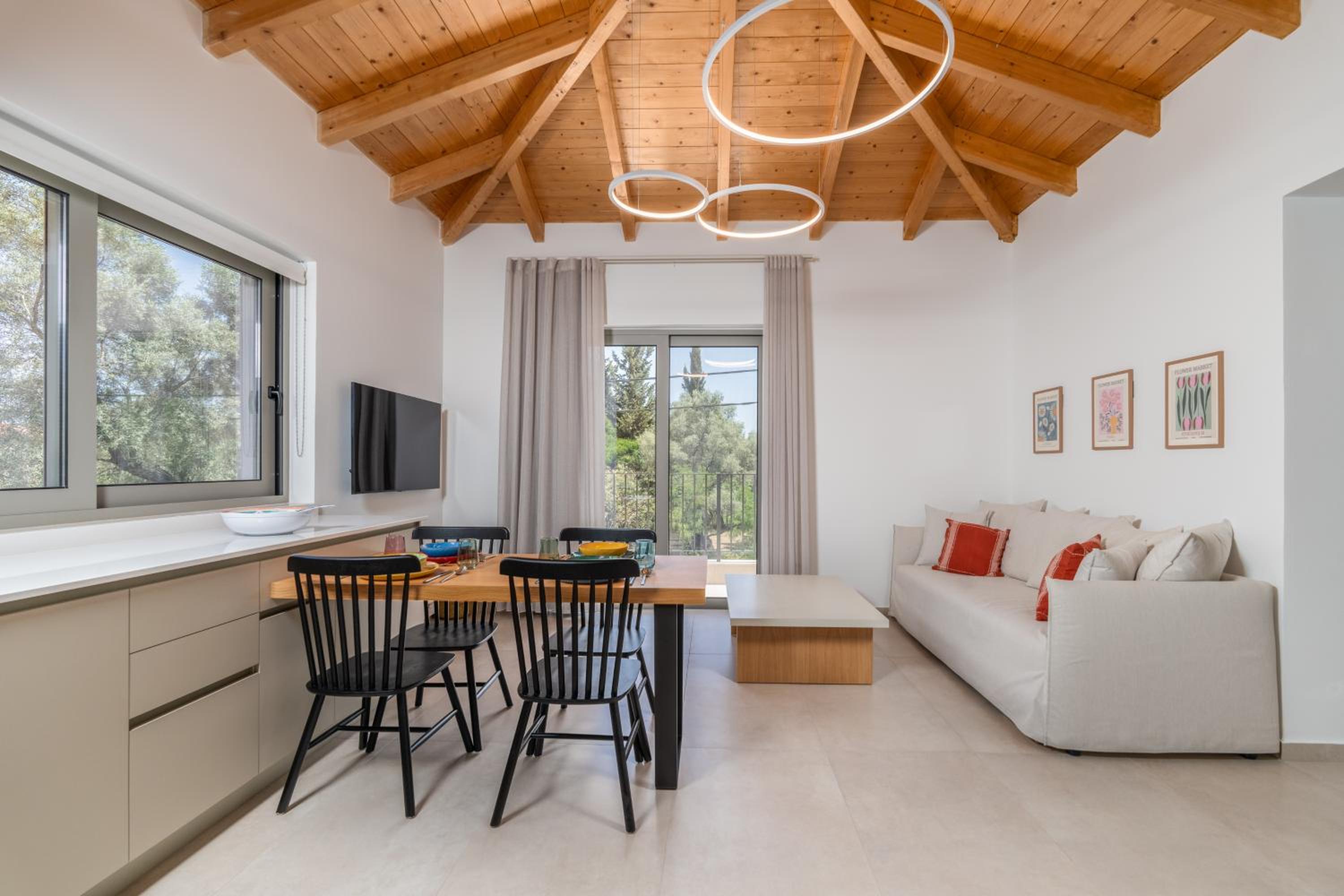 Superior One-Bedroom Apartment with Balcony