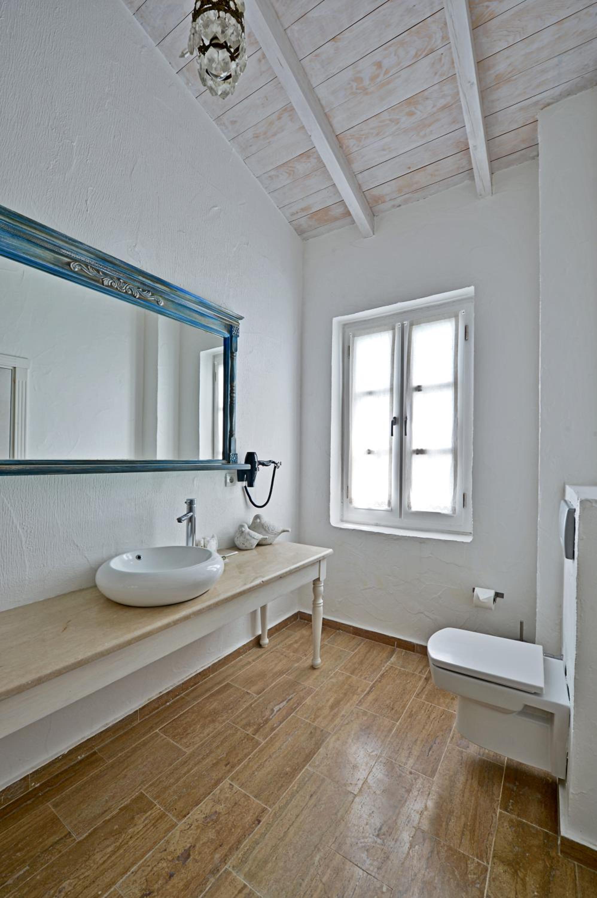 Deluxe Double Room - Photo 7