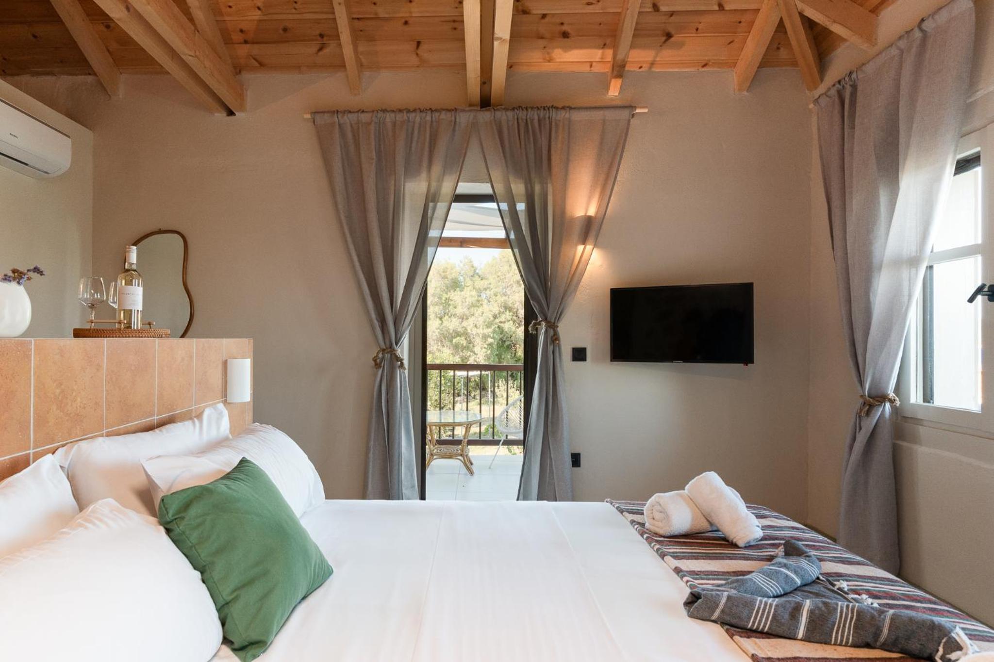 Beach Junior Suite with Two Balconies - Photo 3