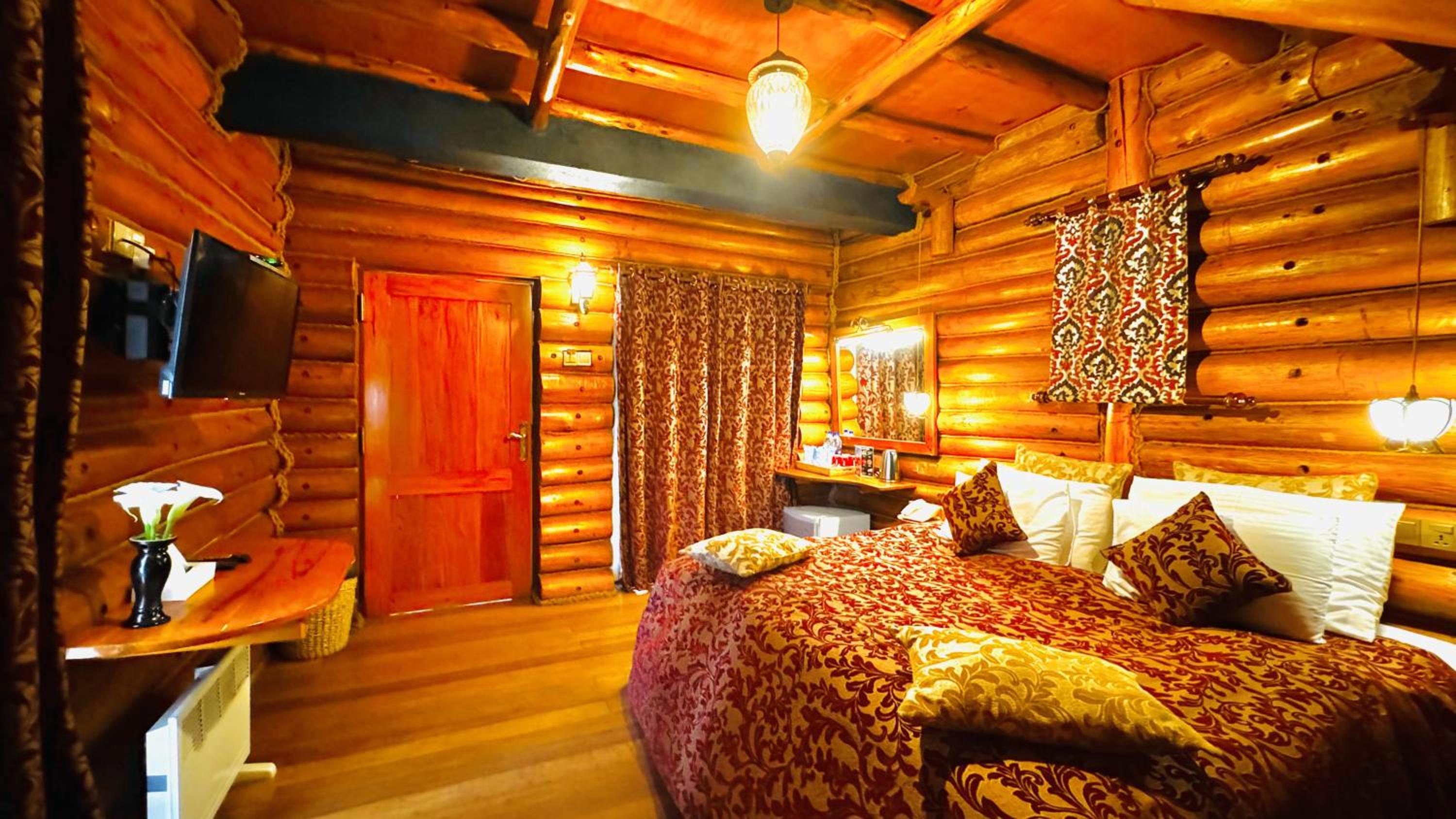 Deluxe Family Attic With Balcony photo 1