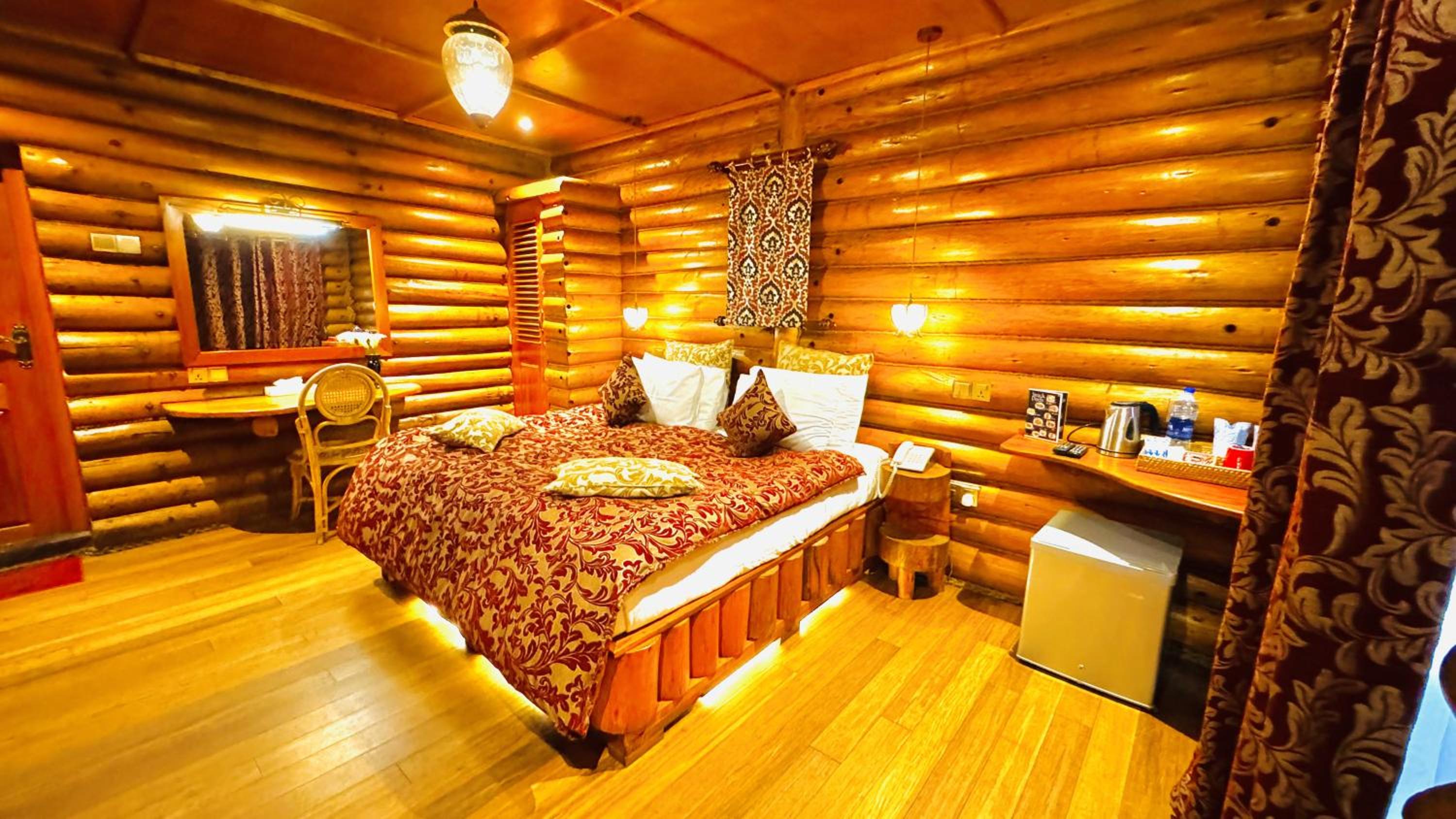 Deluxe Double Room with Bath photo 1
