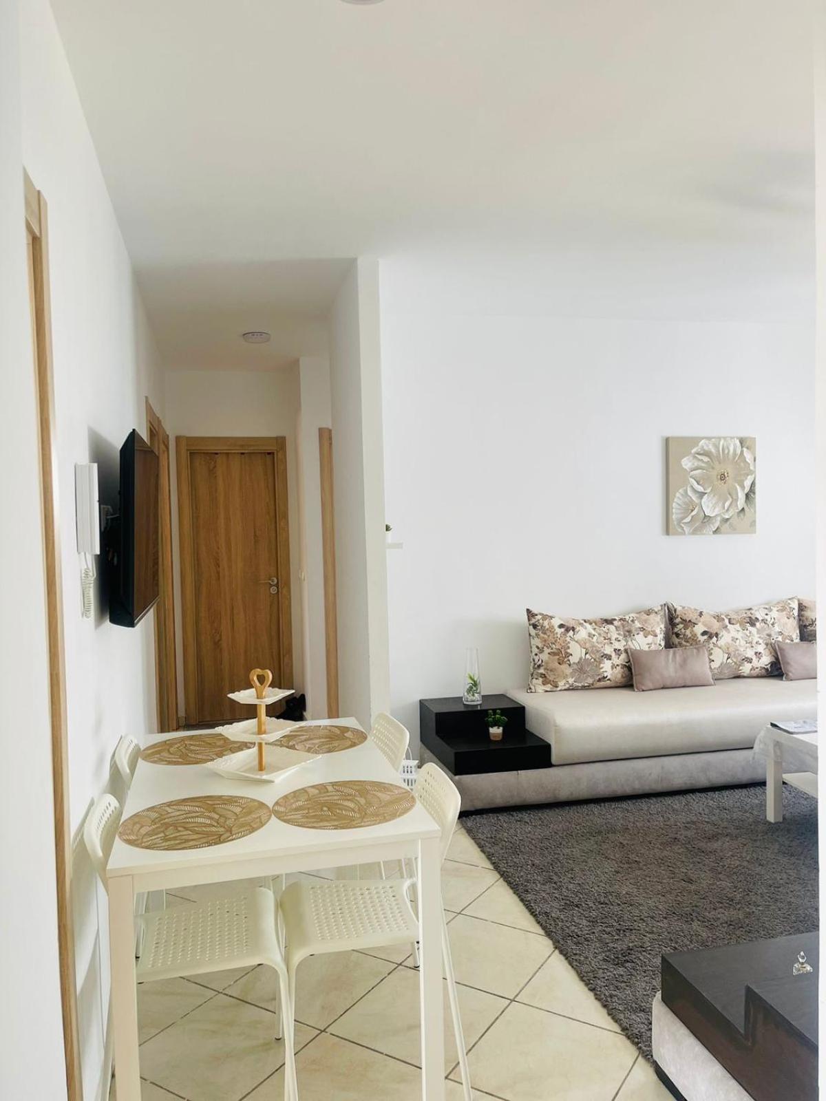 Three-Bedroom Apartment photo 1
