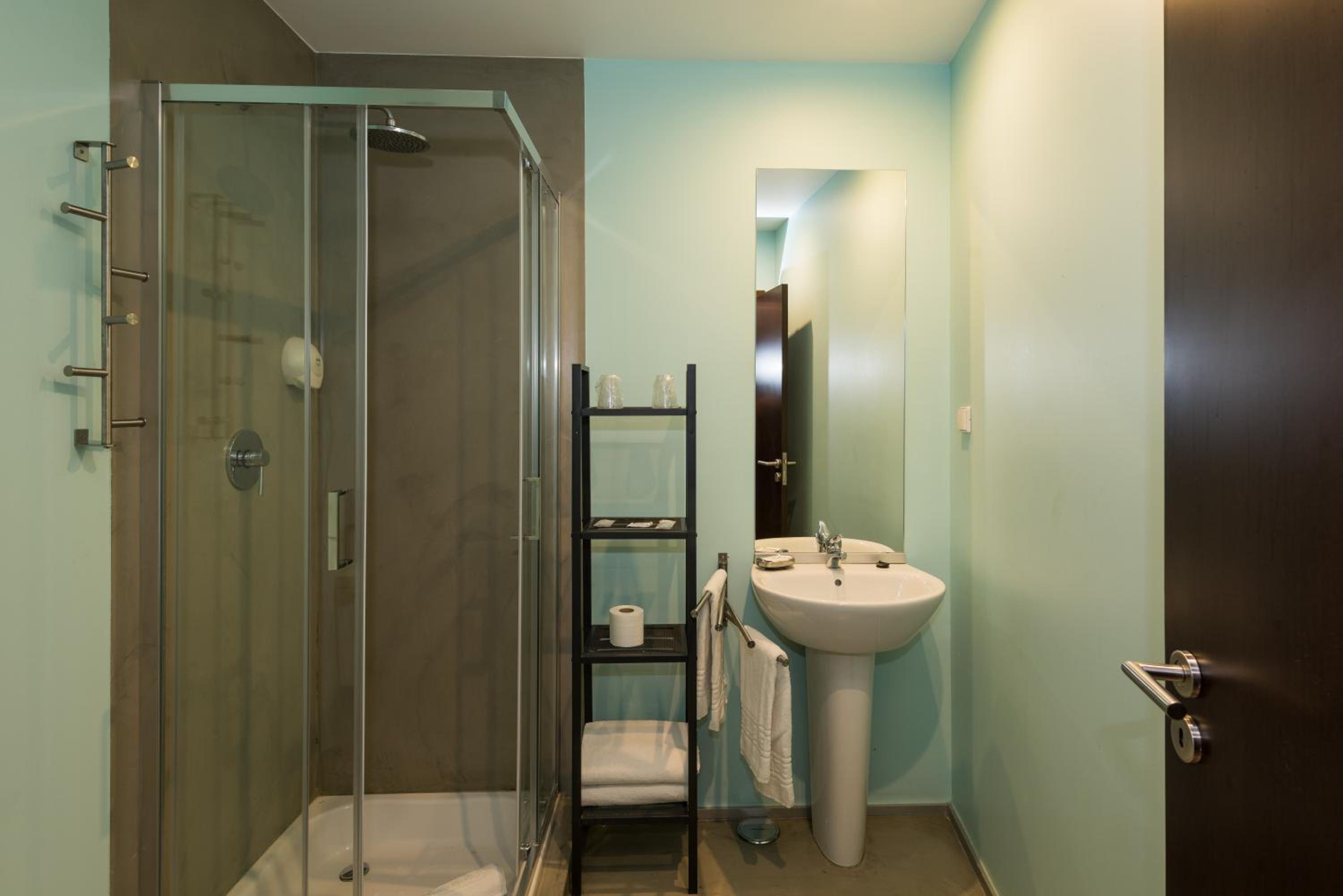 Standard Double or Twin Room - Photo 13